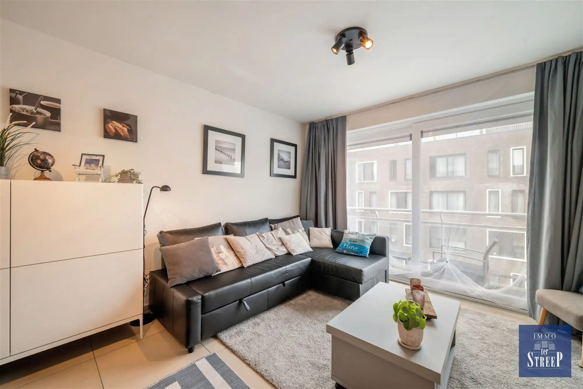 Gemeubelde studio foto 7