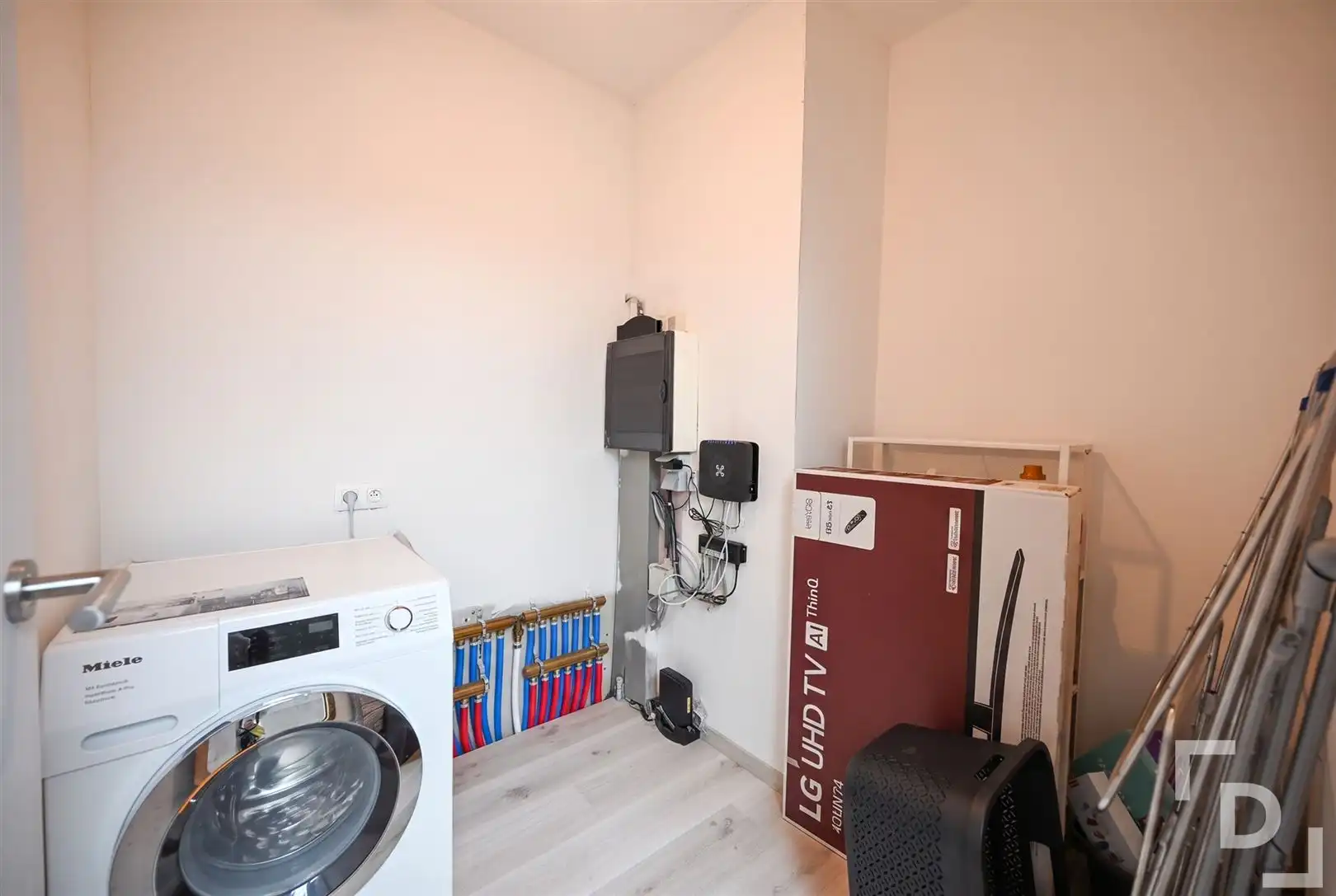 Lichtrijke duplex op een boogscheut van de Menenpoort foto 18