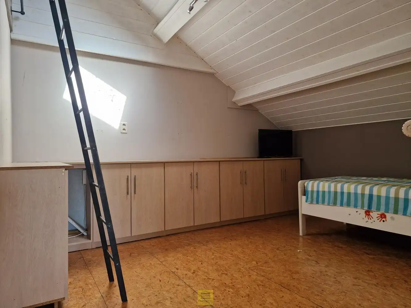 Instapklare gezinswoning met zonnepanelen, diverse terrassen en rustige ligging te Nieuwerkerken (Aalst) foto 21