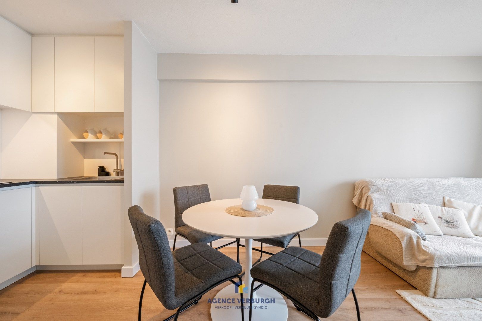 Volledig vernieuwd app met zeezicht – klasse, rust en comfort aan de kust foto 6