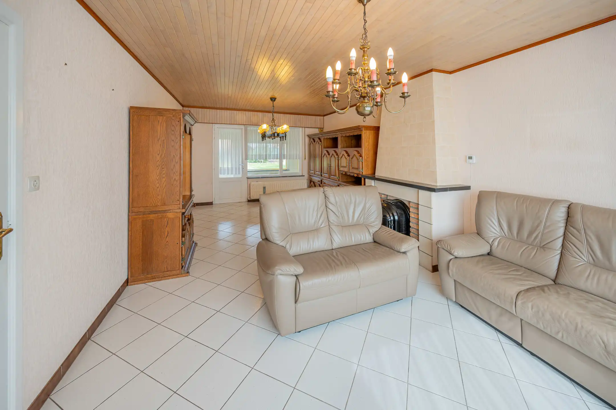 Te moderniseren HOB met garage en tuin foto 8