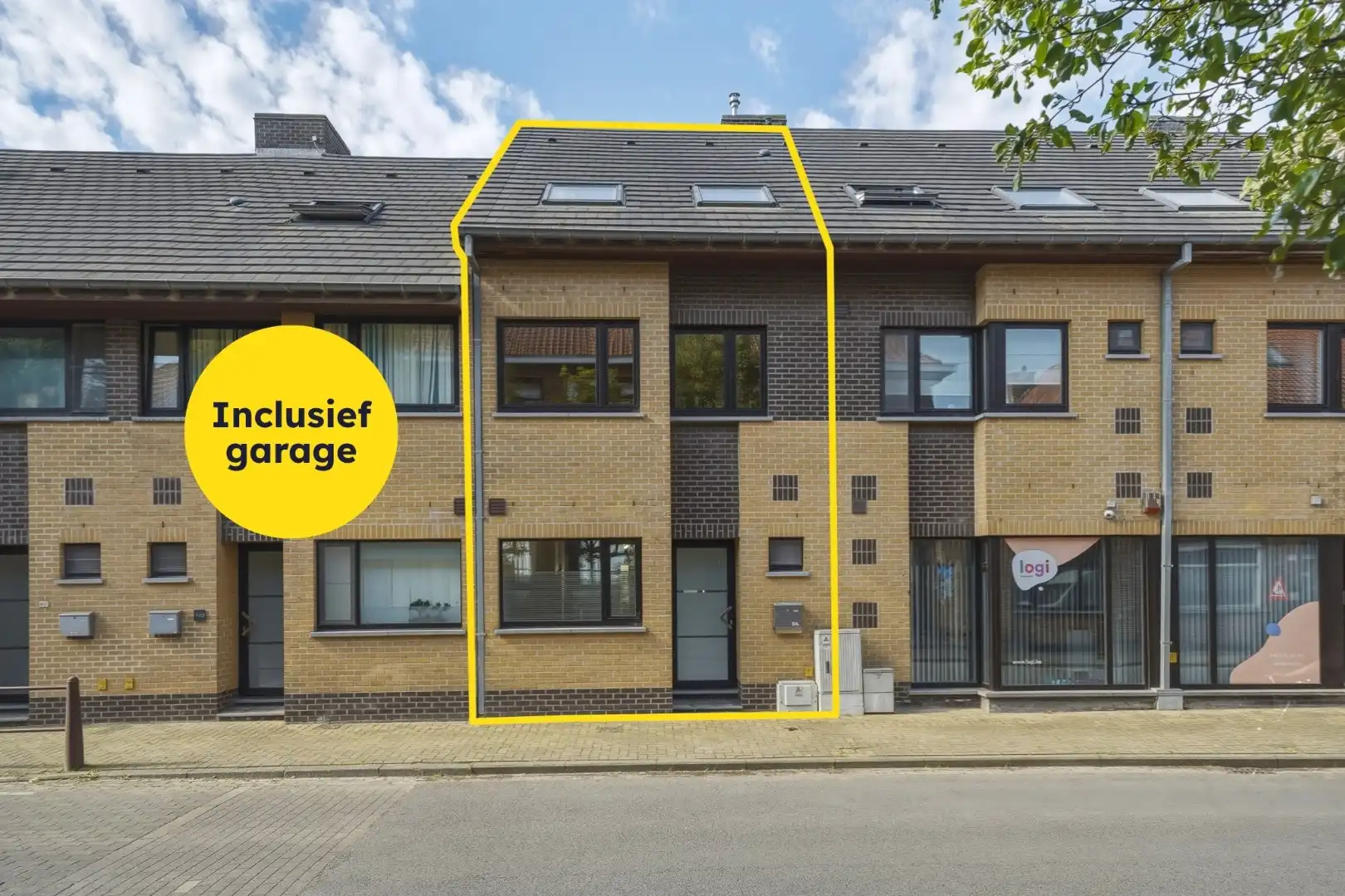 Instapklare energiezuinige woning met 4 slaapkamers, zonnige tuin en garage in Ettelgem foto {{pictureIndex}}