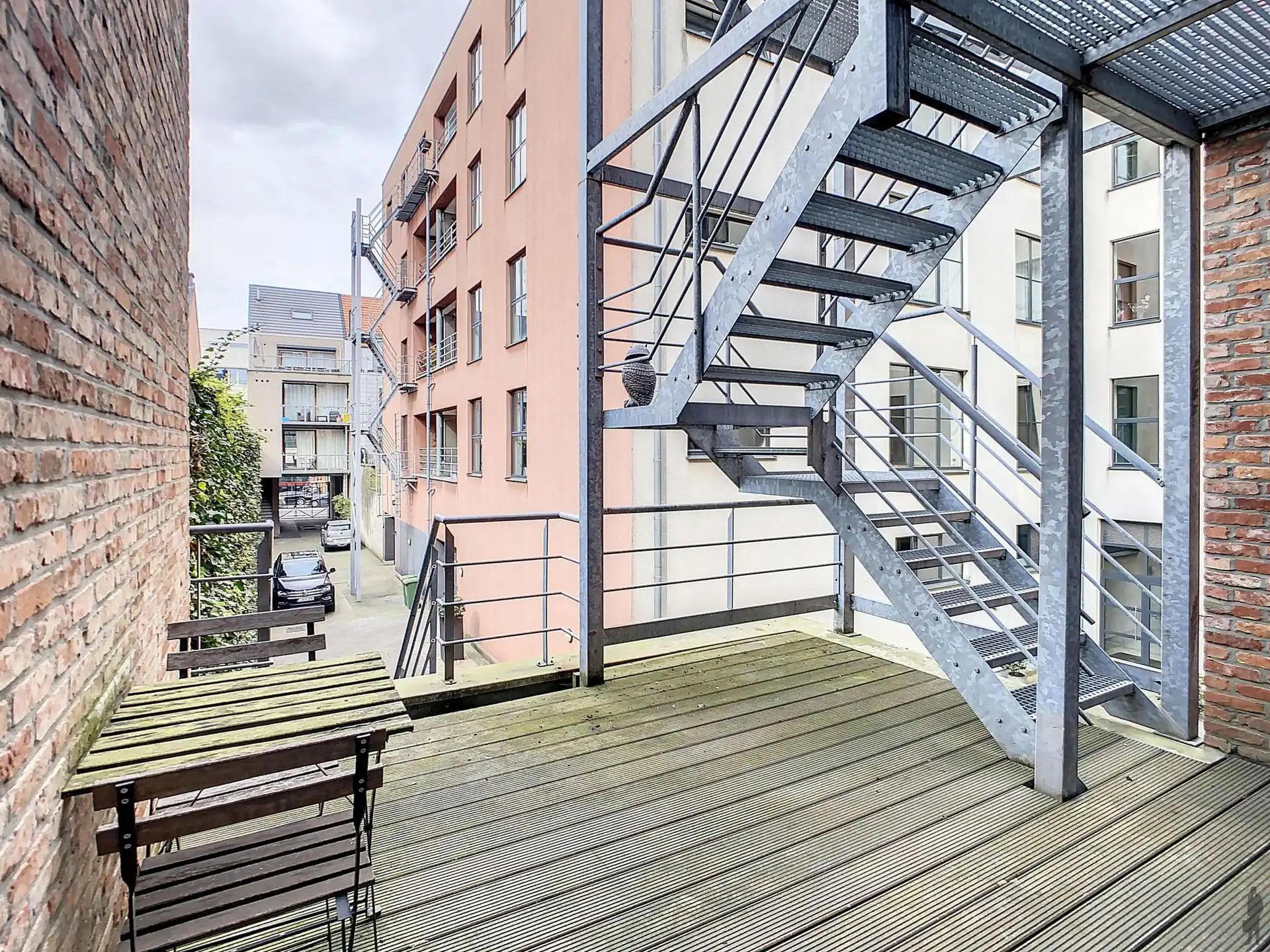 Modern, gemeubeld duplex- appartement met 1 slaapkamer en terras nabij het Eilandje!  foto 16
