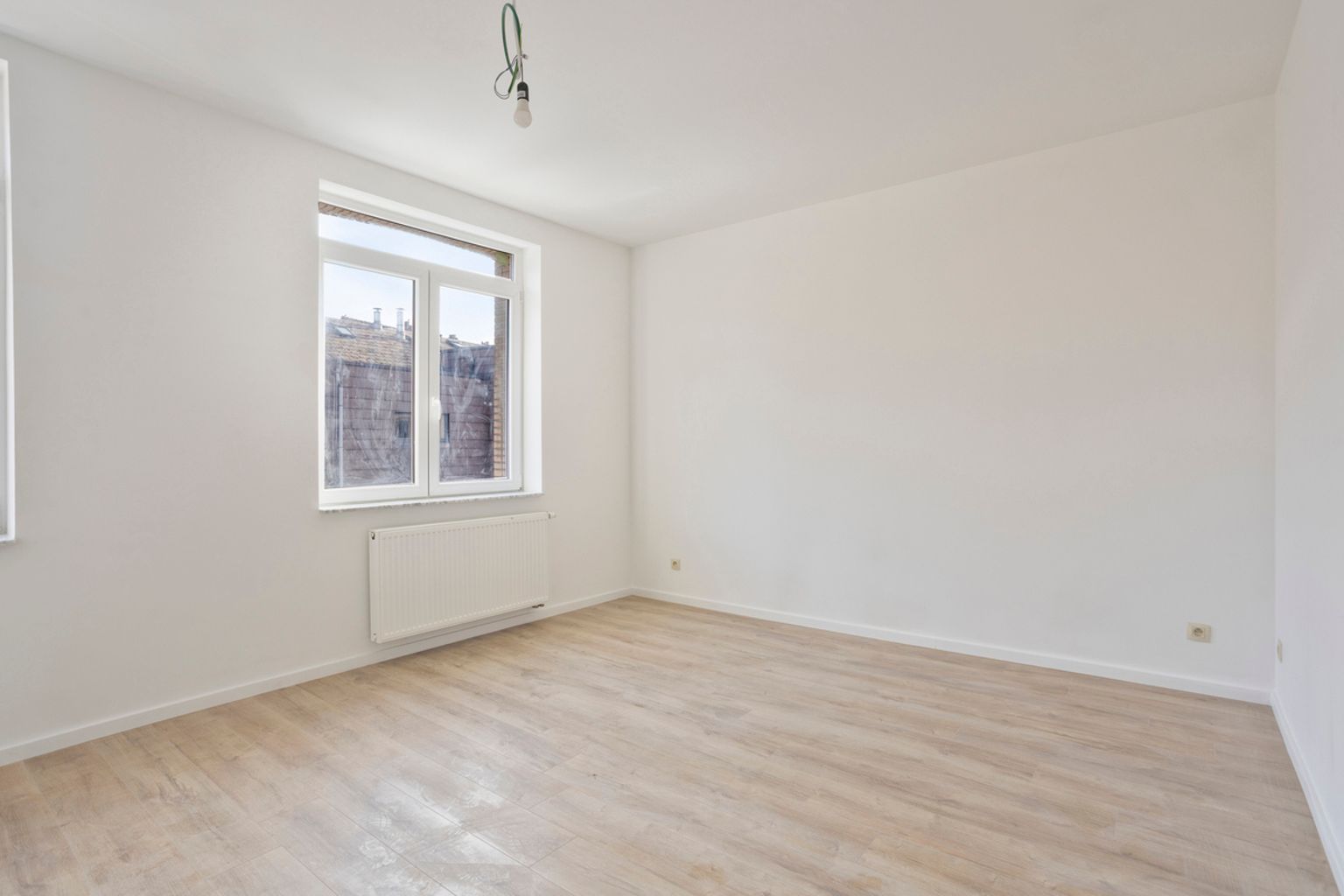 Volledig gerenoveerde gesloten bebouwing te Drogenbos foto 11