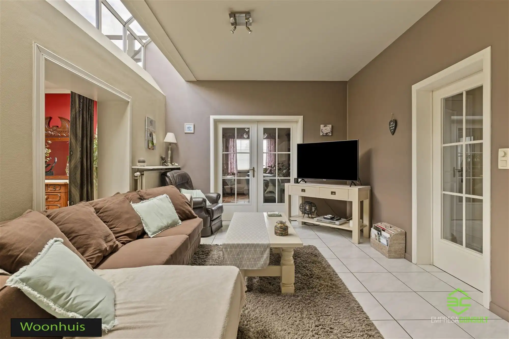 Ruime woning met 8 slpk + 1 magazijn op 21a 24ca! foto 7