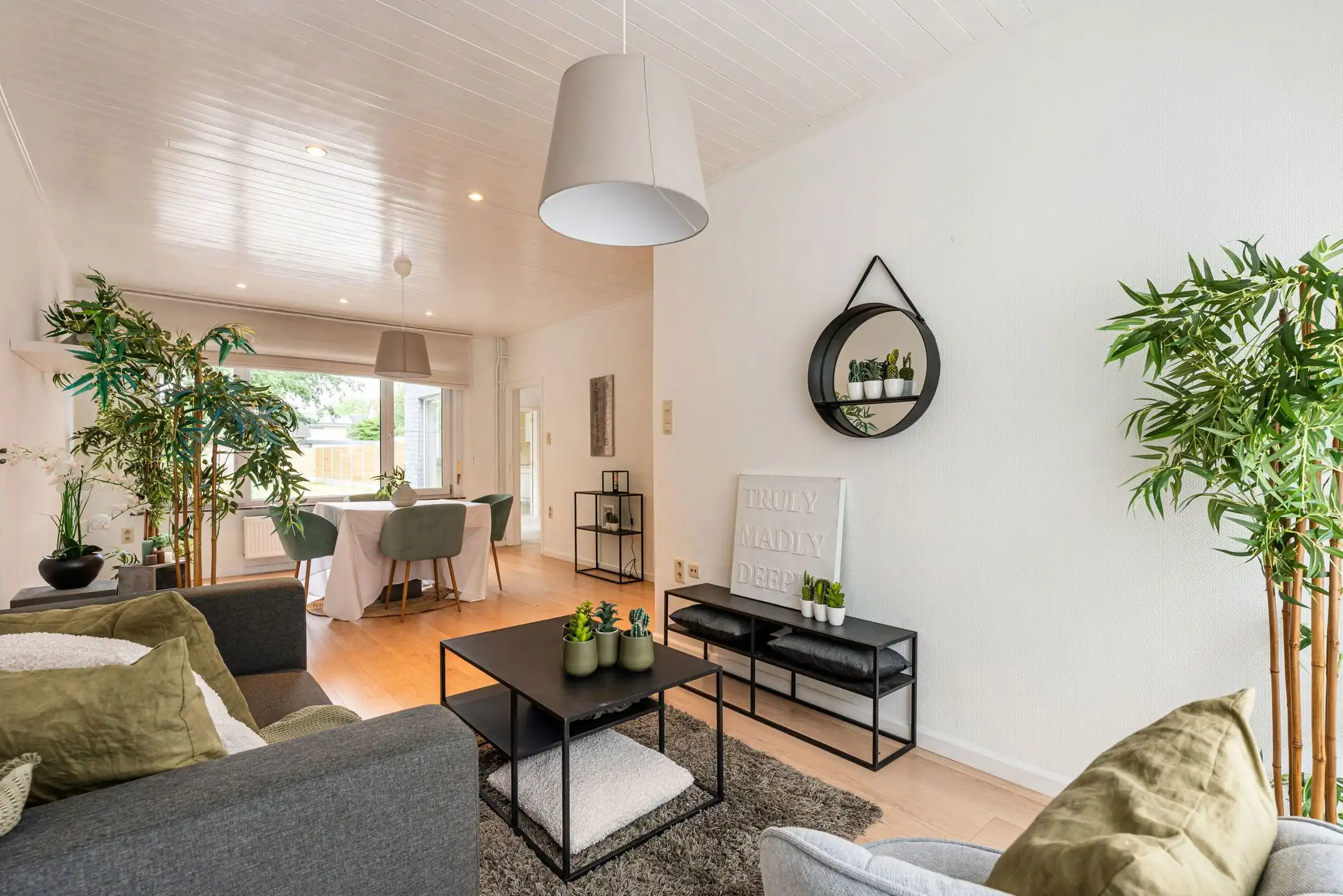 Instapklare woning met 3 slaapkamers, ruime garage en tuin foto 5