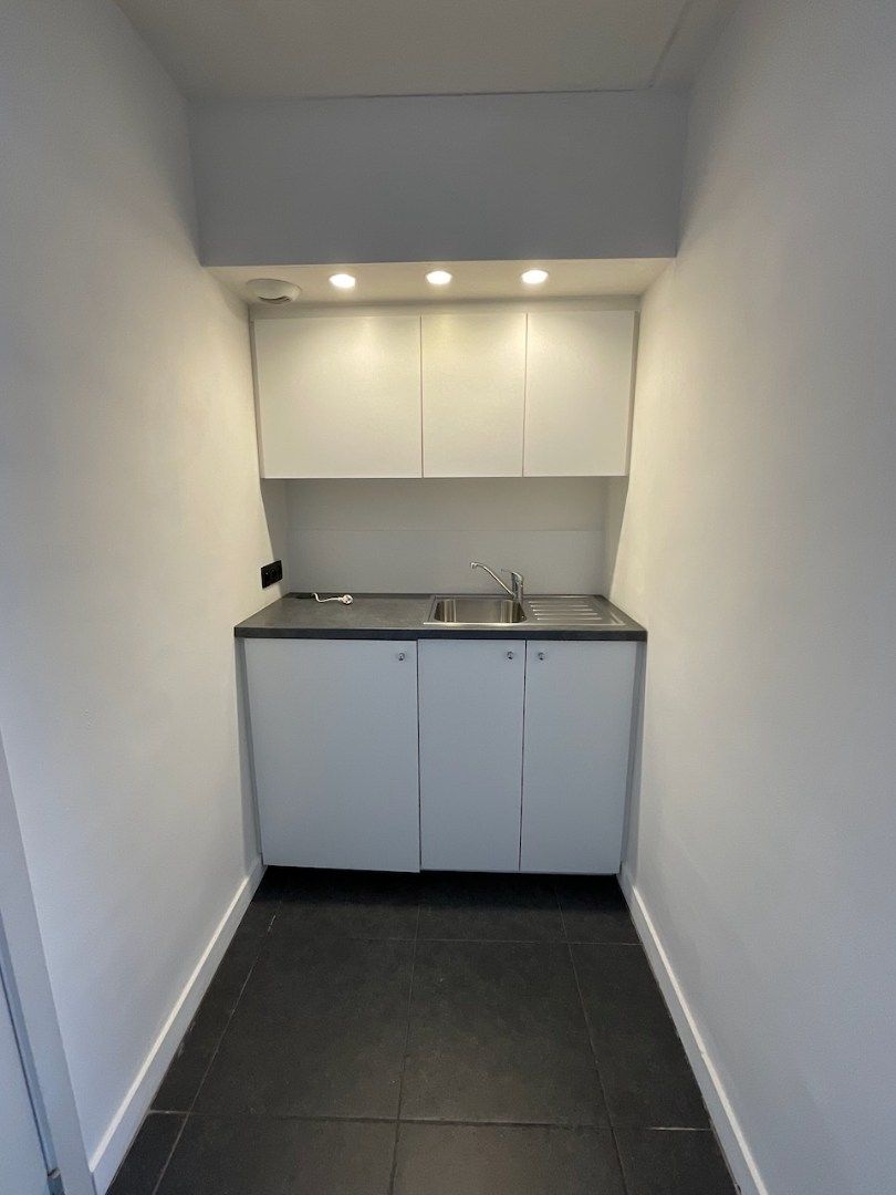 Goed gelegen kantoorruimte met parkingplaatsen foto 4