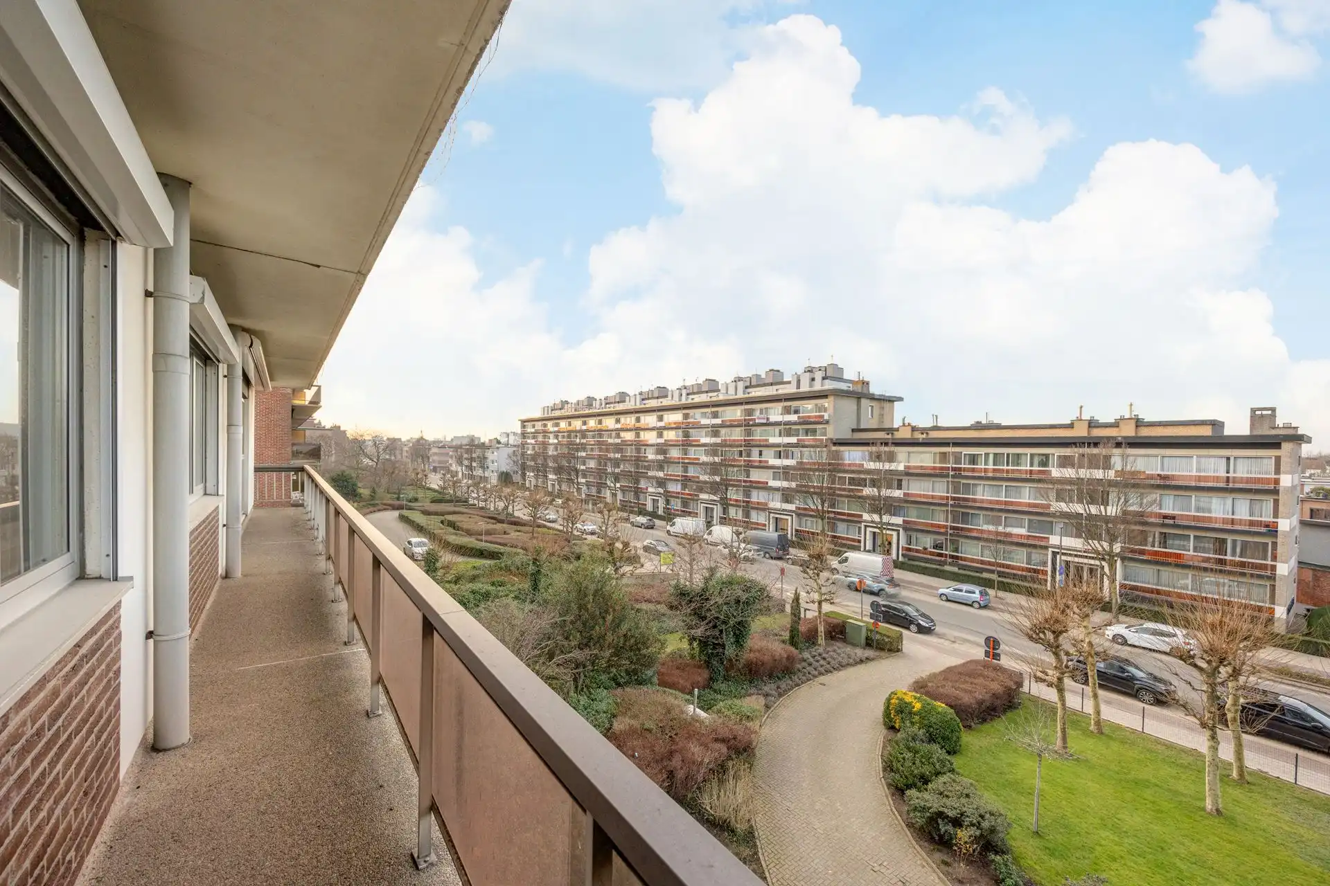 Twee slaapkamer appartement met inpandse autostaanplaats foto 19