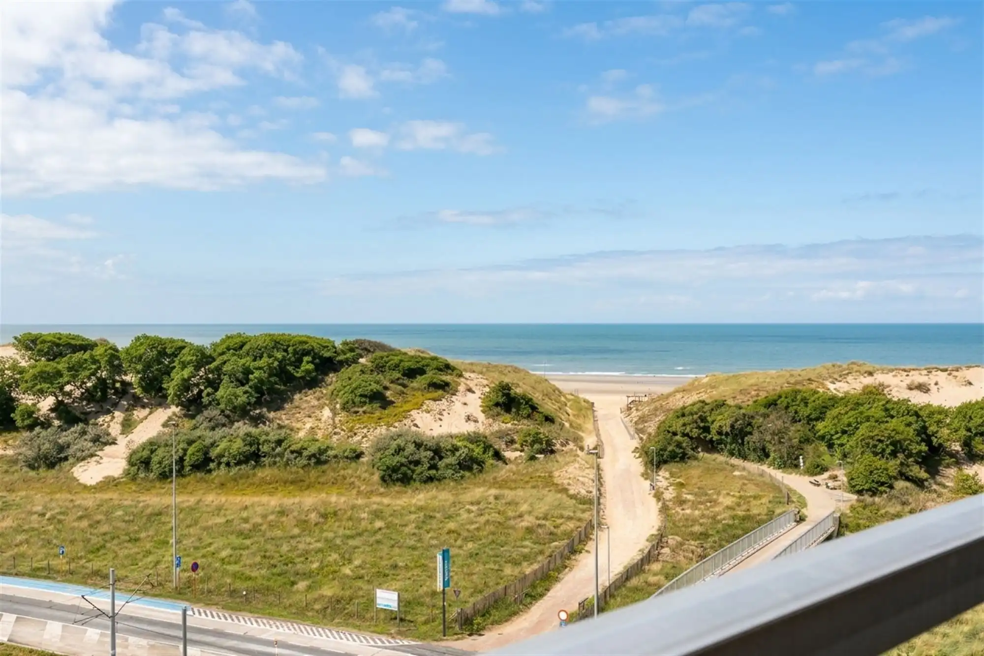 Instapklare studio met adembenemend uitzicht op zee en duinen! foto 6