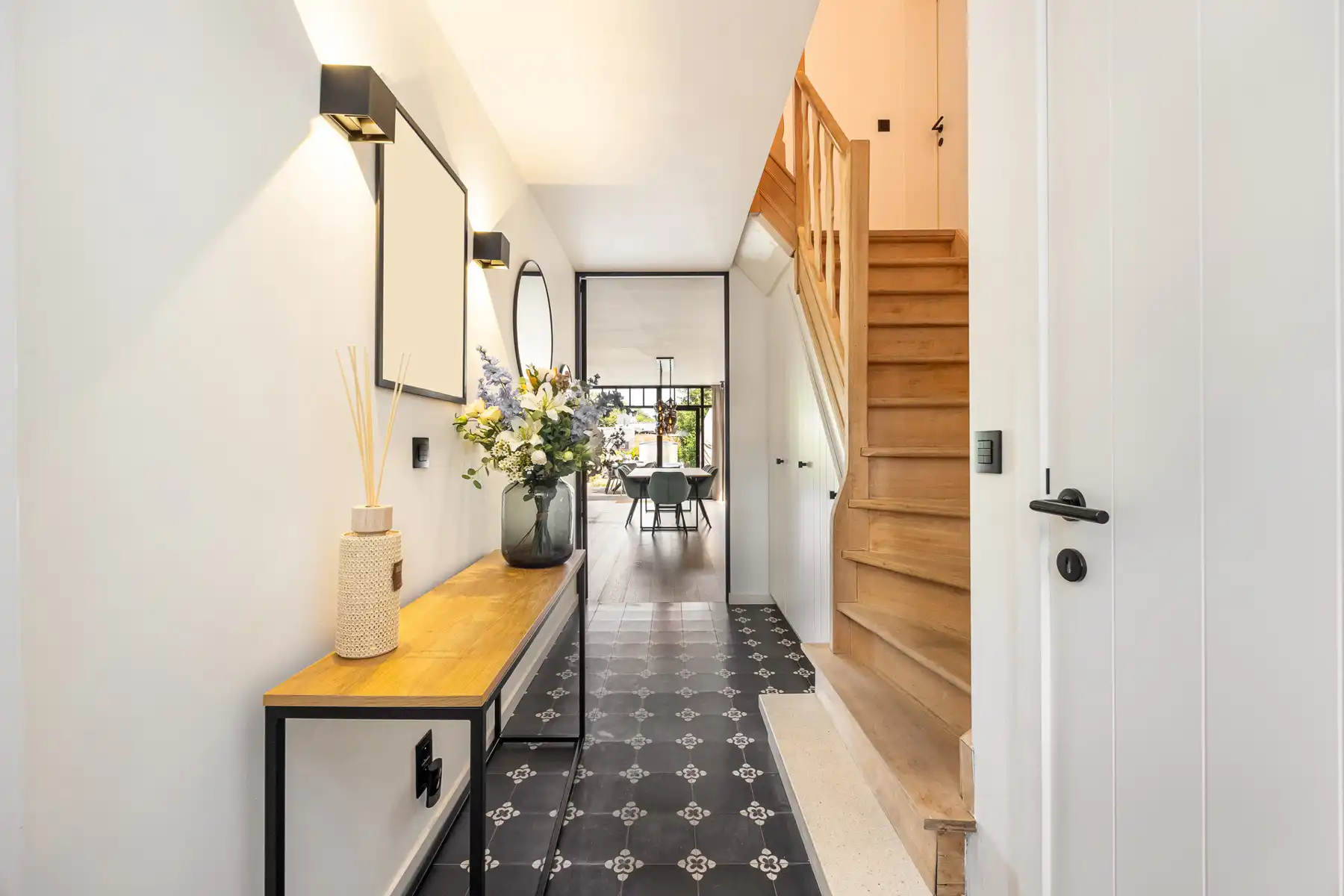 Volledig gerenoveerde woning met 3 slpk, bureau en EPC A foto 3
