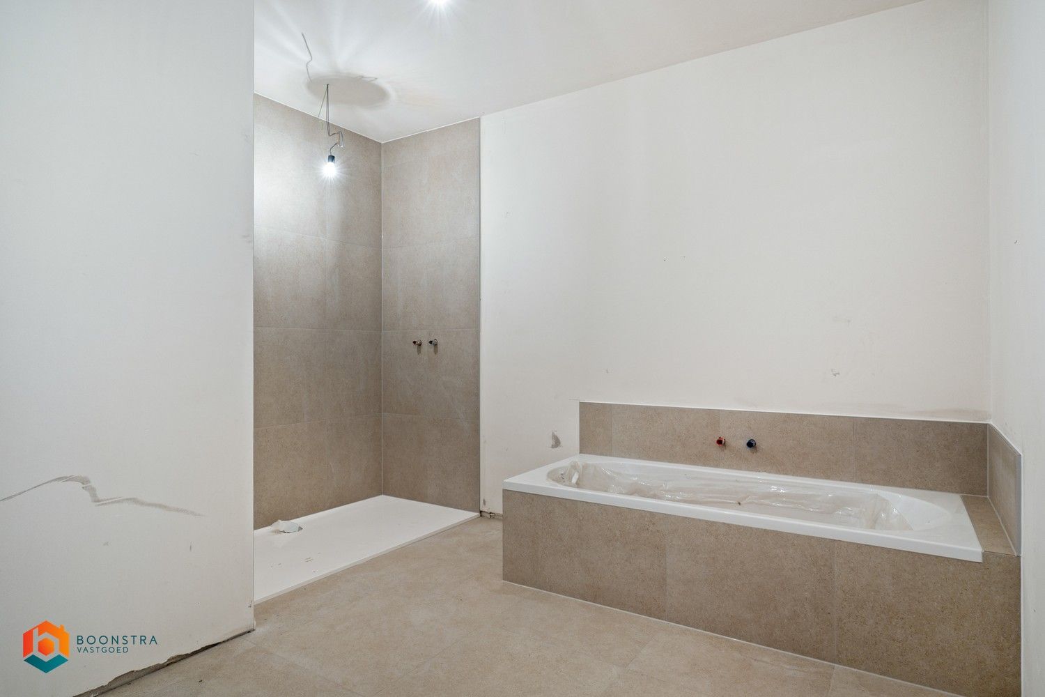 Ruim gelijkvloers app. met 3 slpkrs en tuin foto 14