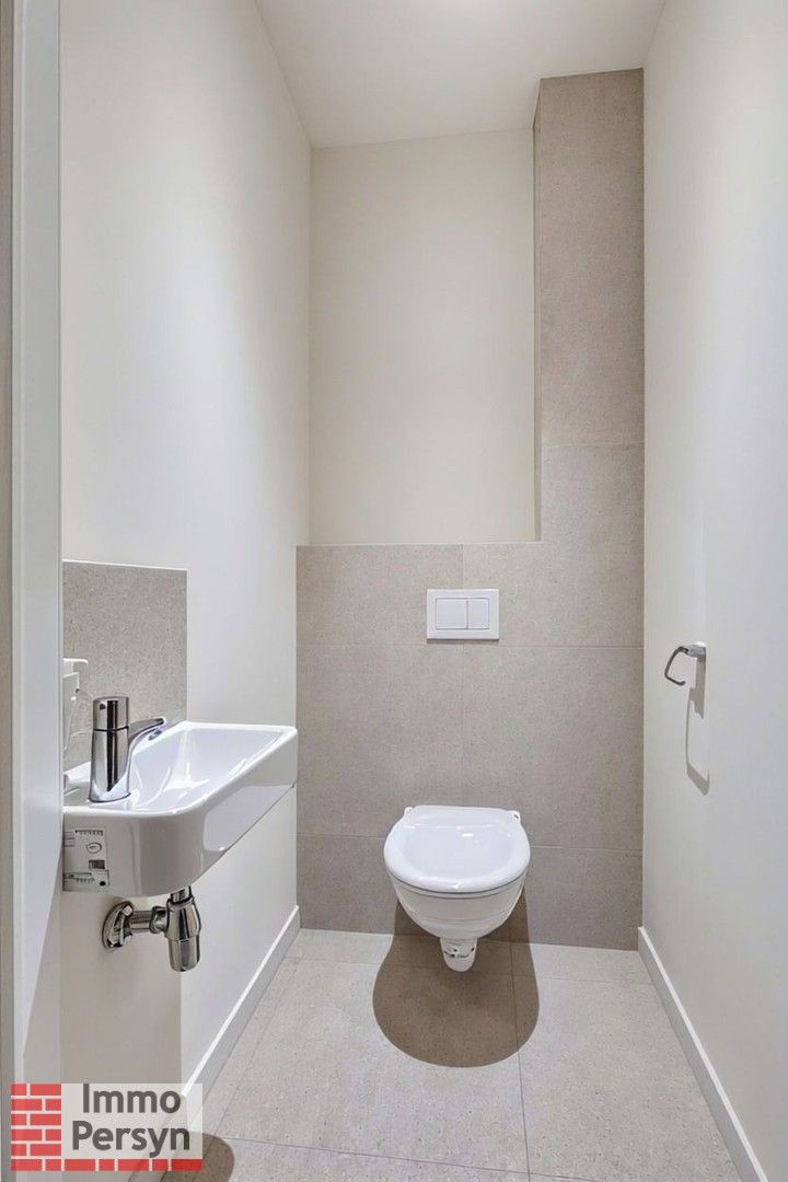 Moderne gezinswoning met 3 slaapkamers en gezellige tuin foto 8