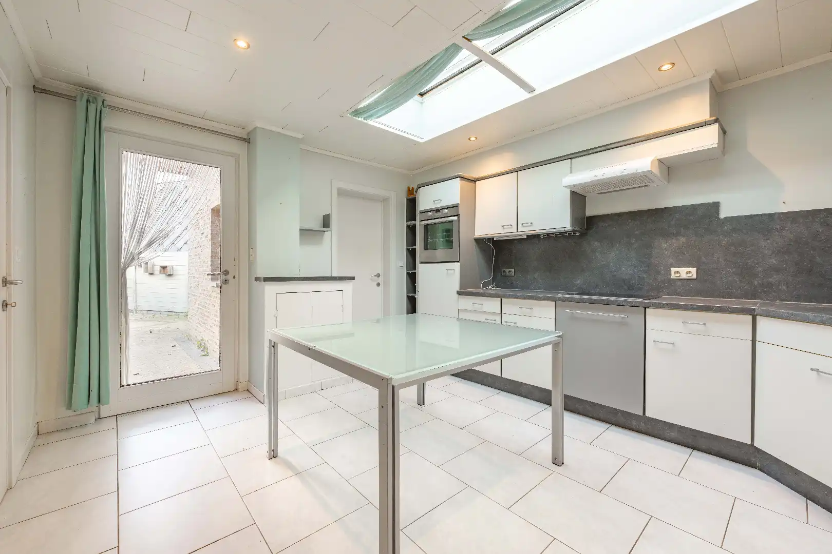 INSTAPKLARE WONING MET 3 SLAAPKAMERS OP CENTRALE LOCATIE TE ROESELARE foto 10