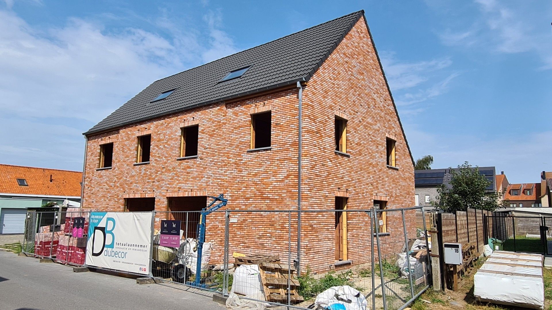 Energiezuinige, knappe nieuwbouwwoning in een rustige en aangename buurt foto 1