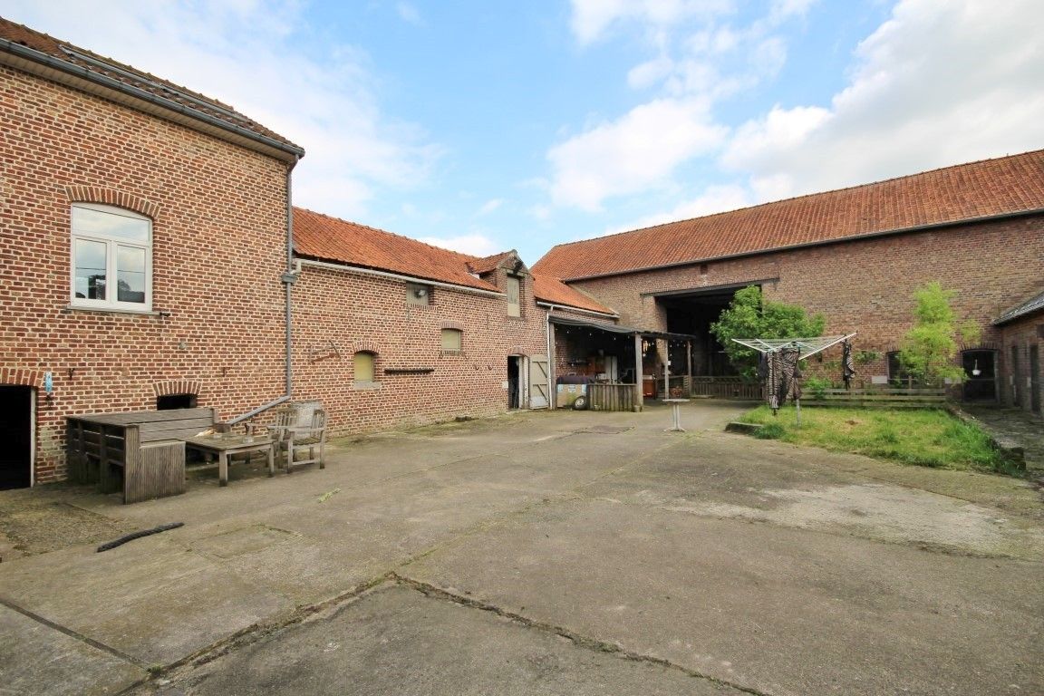 Charmante ruime hoeve met 3 slaapkamers nabij de E40 foto 23