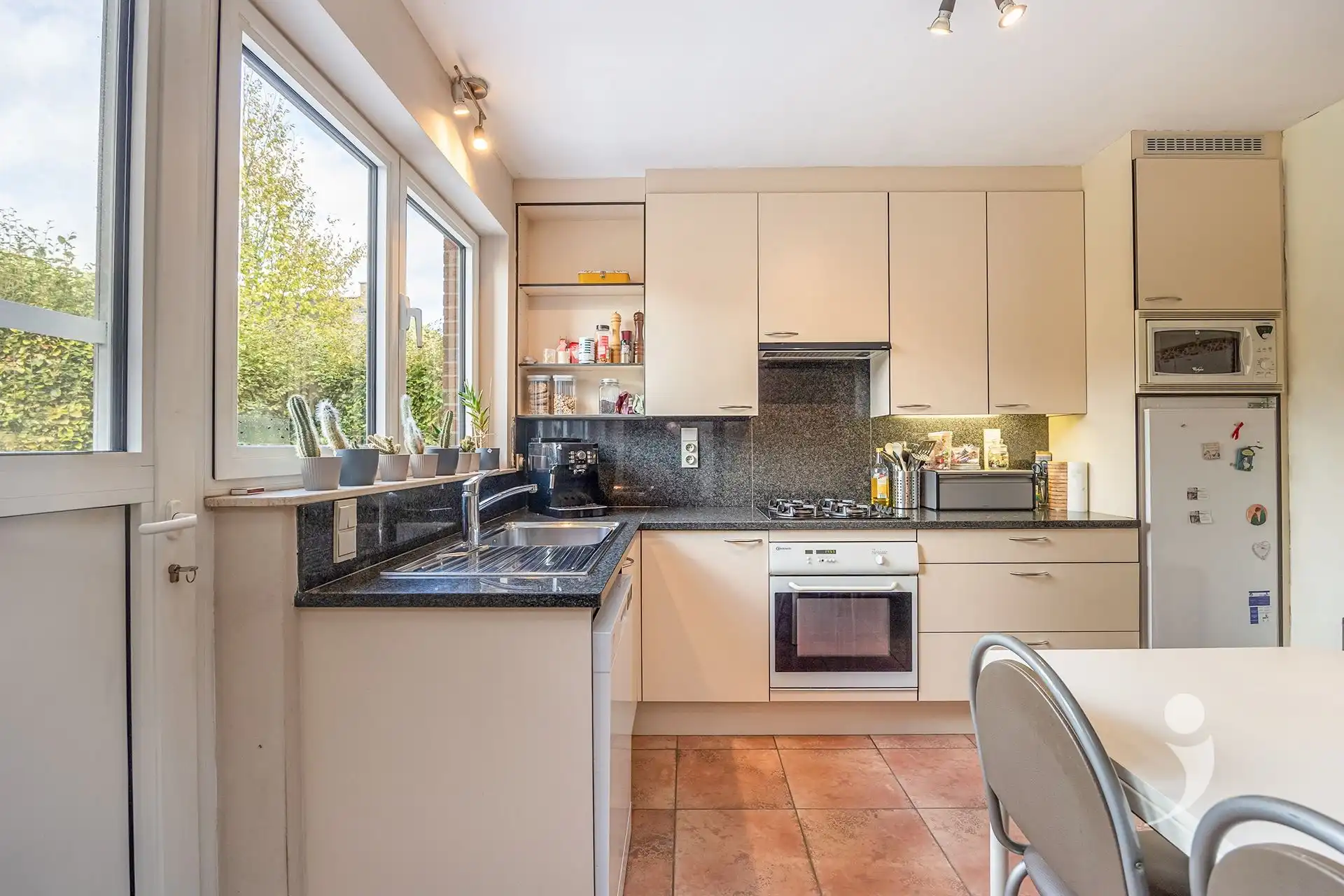 Rustig en uitstekend gelegen woning met 4 slaapkamers foto 12