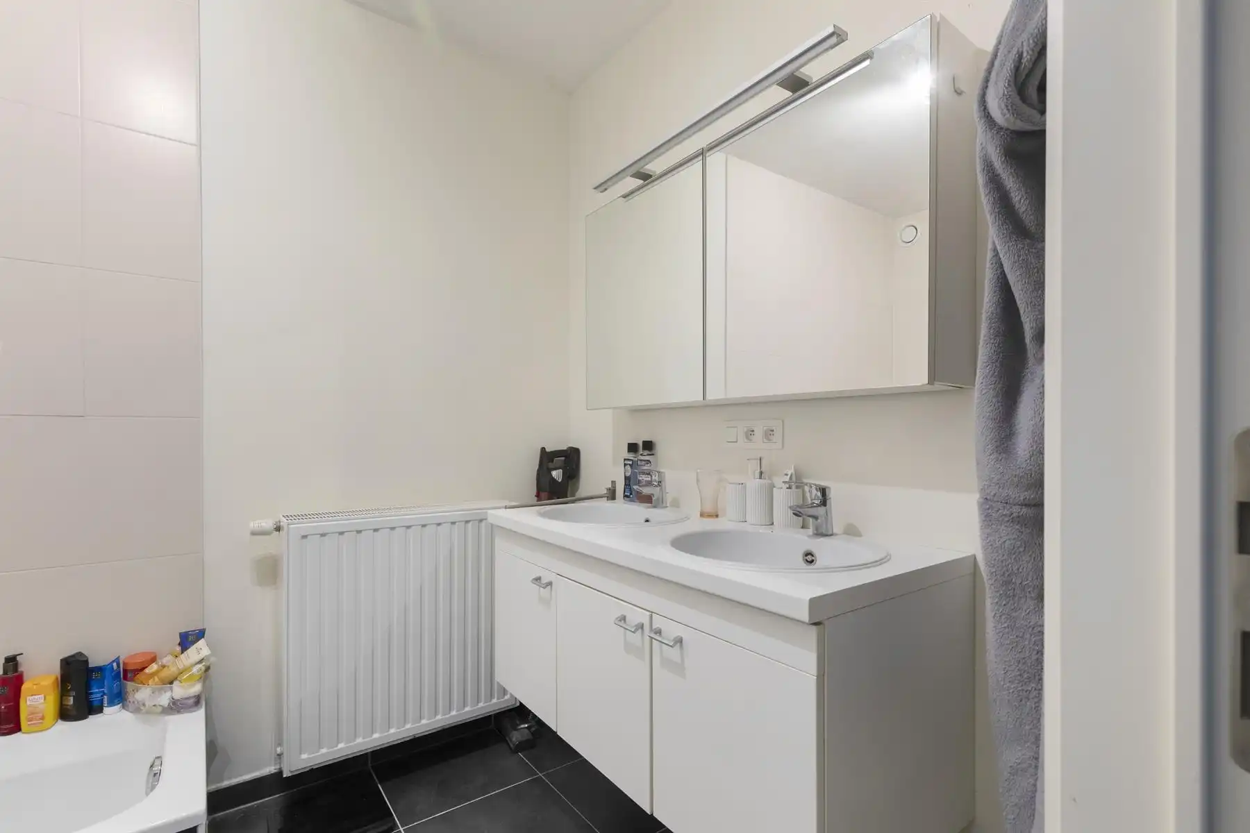 Centraal gelegen duplex appartement met 2 slaapkamers en terrassen te Wetteren  foto 11