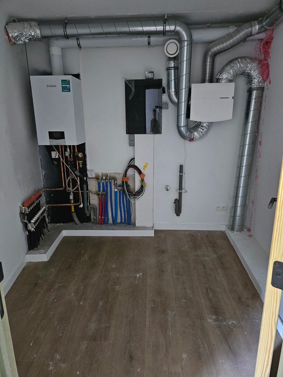Gerenoveerd gelijkvloers appartement met 2 slaapkamers foto 7