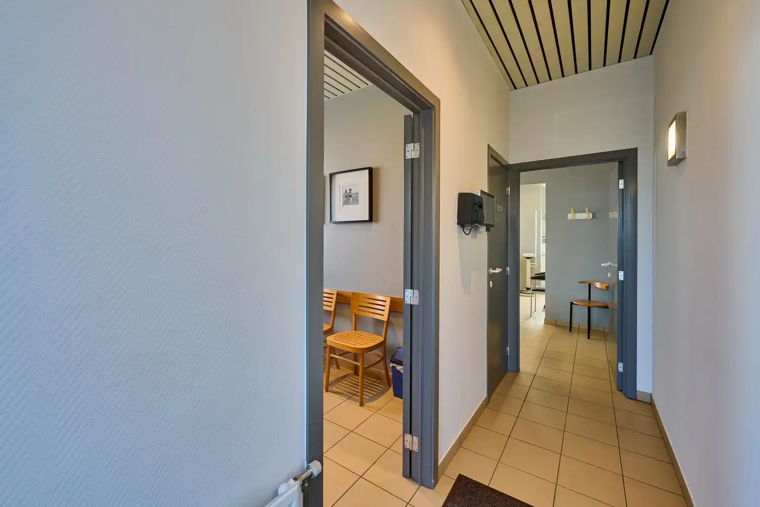 Karaktervolle woning met praktijkruimte,  4 slaapkamers en zuidgerichte tuin foto 21