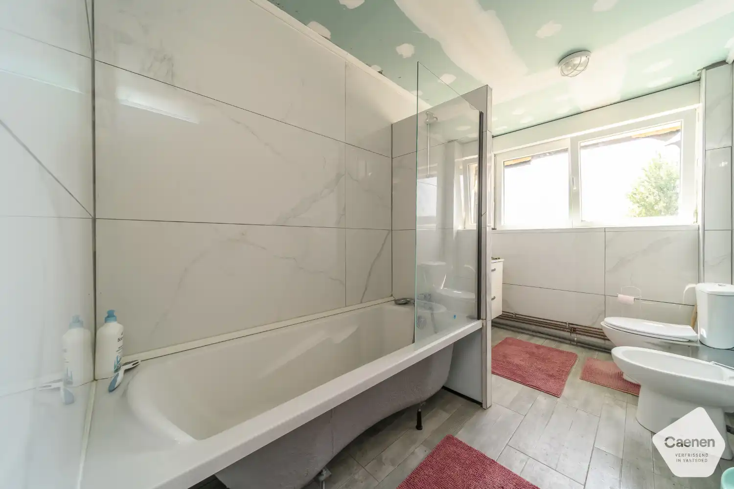 Te Koop – Handelszaak met Ruime Woning op Toplocatie aan de Belgisch-Franse Grens foto 11
