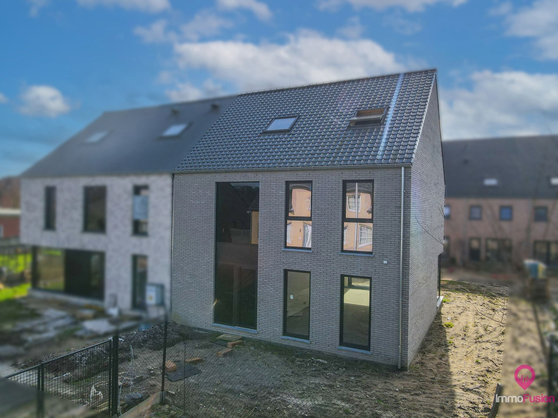 Modern halfopen nieuwbouwwoning met 4 slaapkamers en 3% RR! foto 8