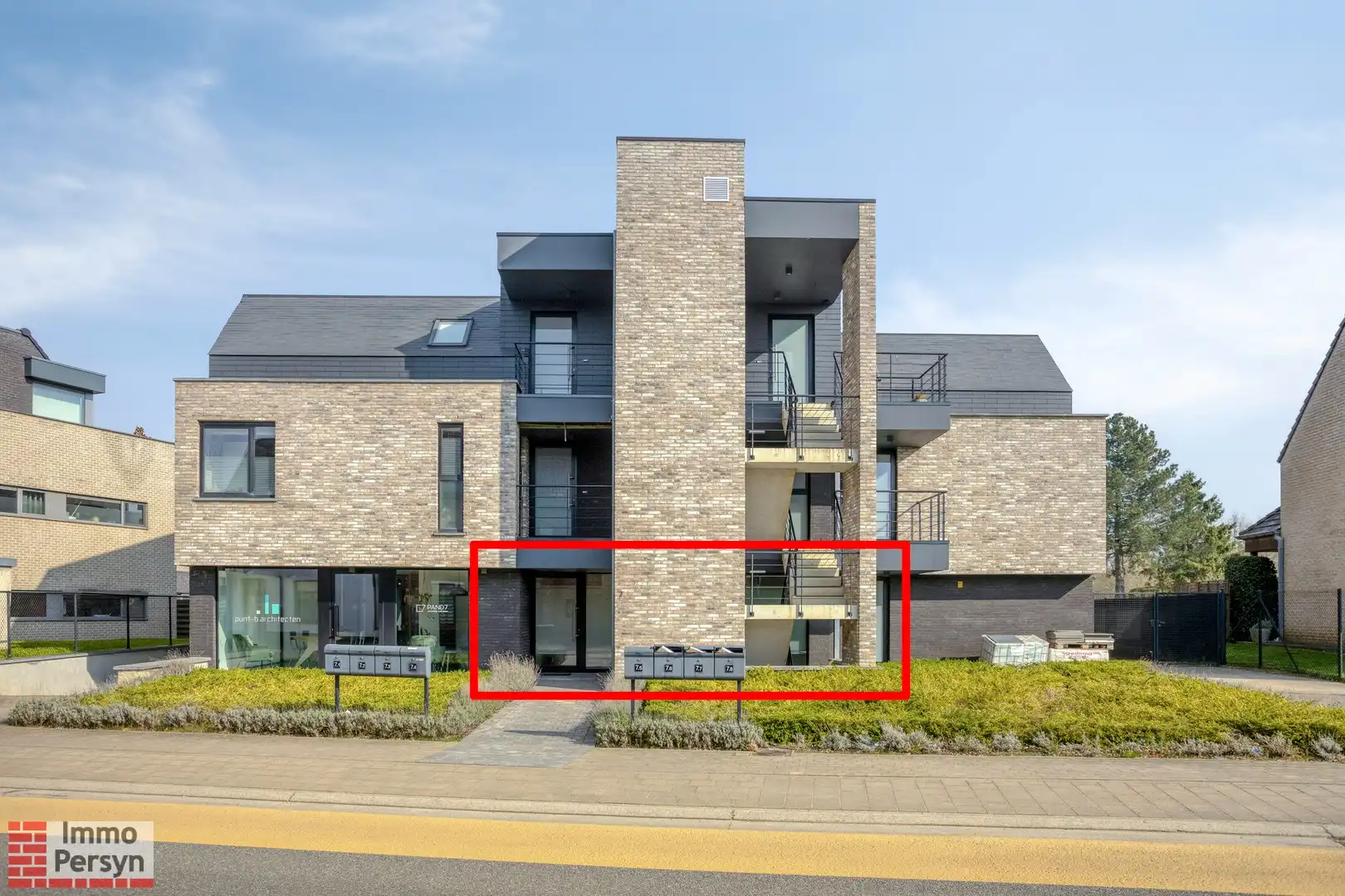 Modern handelspand met tuin te koop in Tielt-Winge foto {{pictureIndex}}