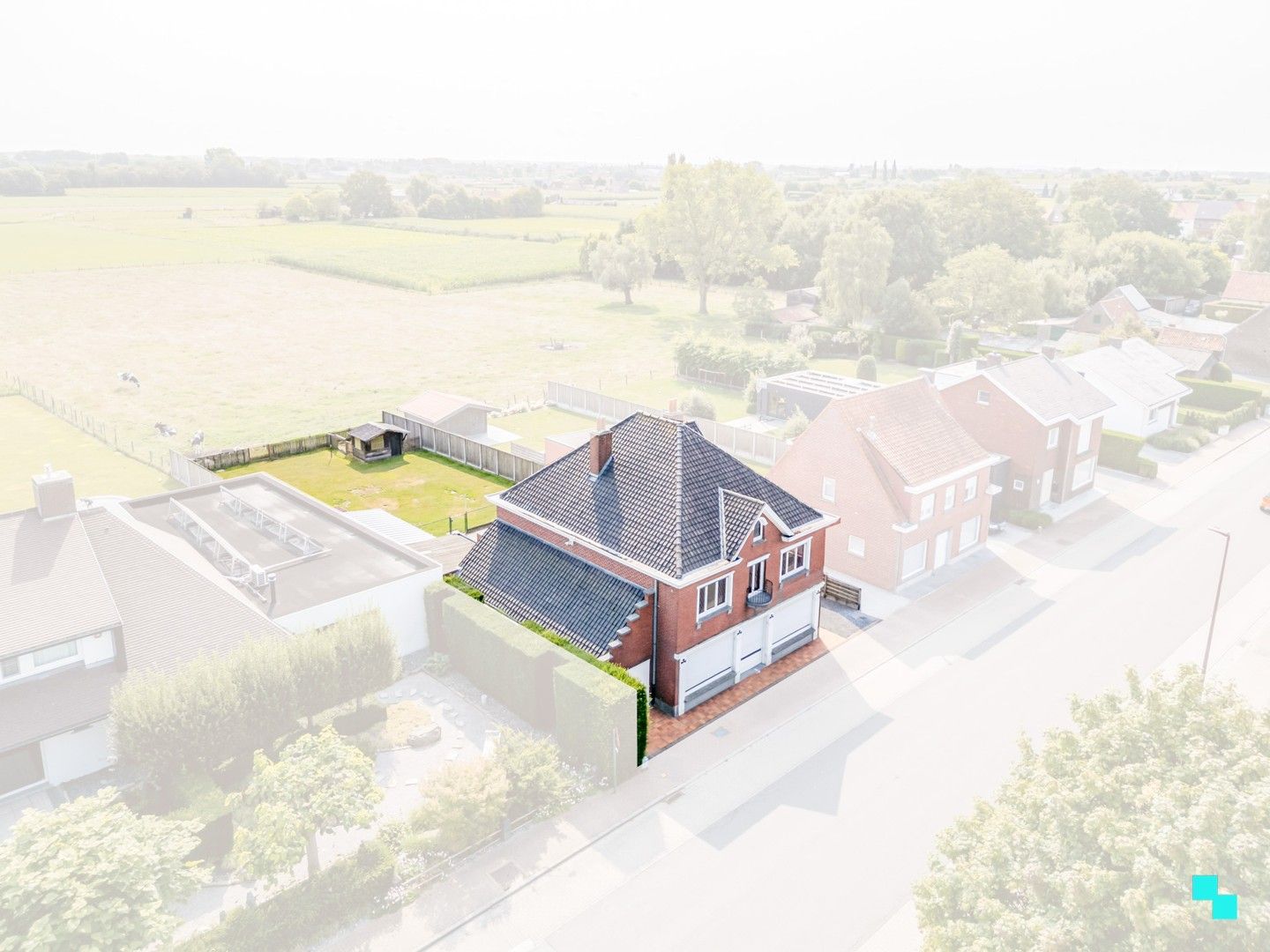 Zeer ruim handelspand te Marialoop - Meulebeke foto {{pictureIndex}}