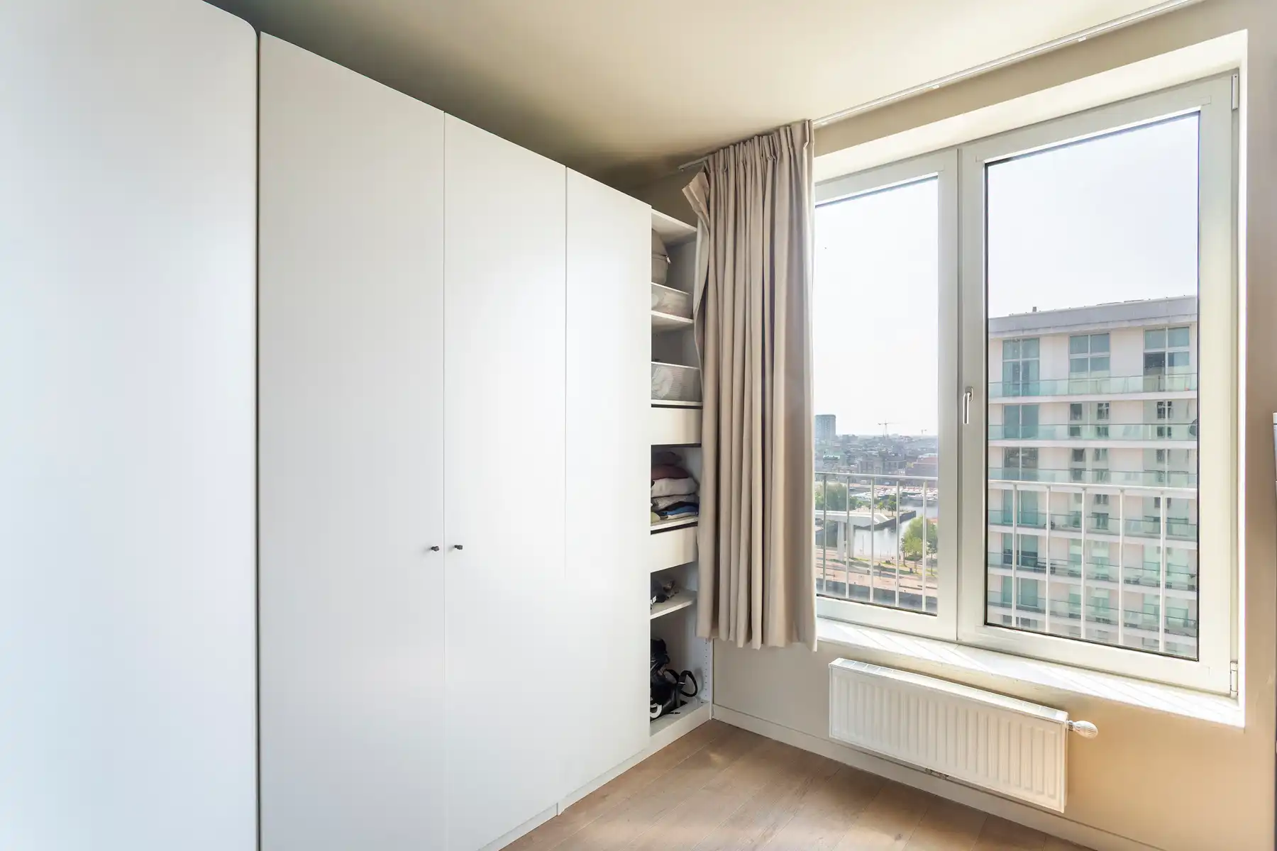 Lichtrijk appartement met unieke zichten over het Eilandje foto 13