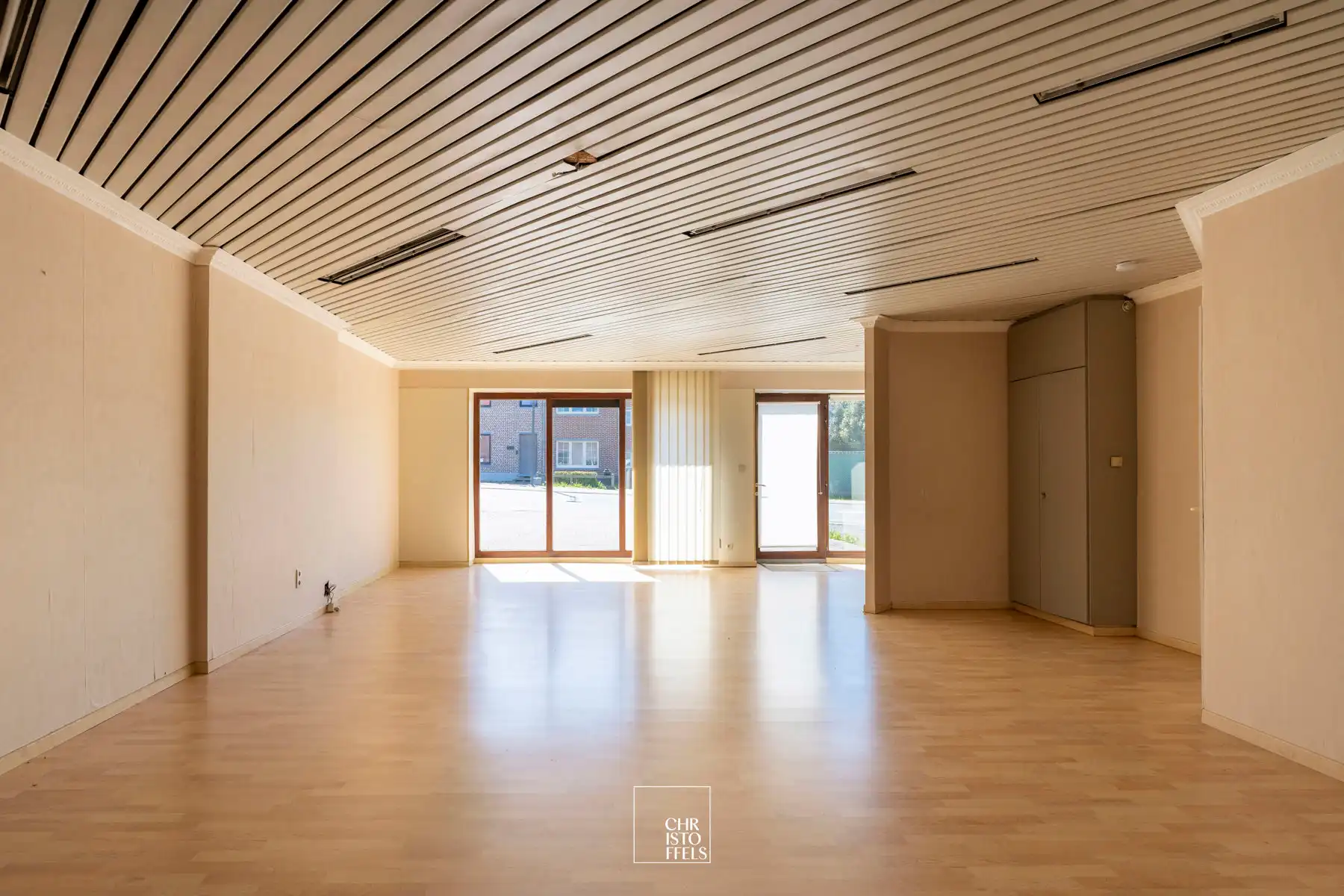 Te renoveren handelspand met bovenwoning, gelegen op een ideale locatie en met veel potentieel! foto 6