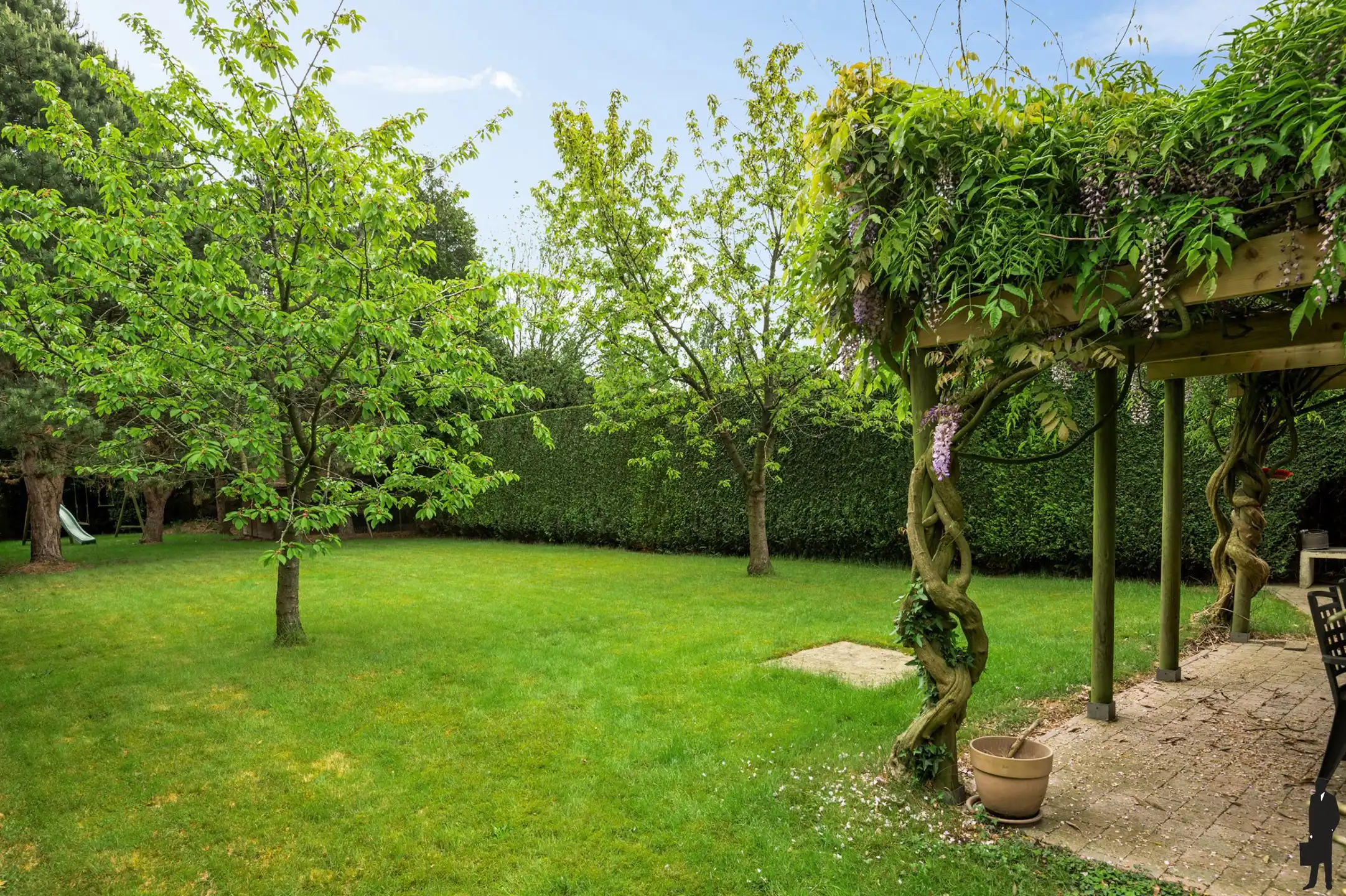 Charmante villa met 4 slpks, 2 badks en tuin met privacy foto 2