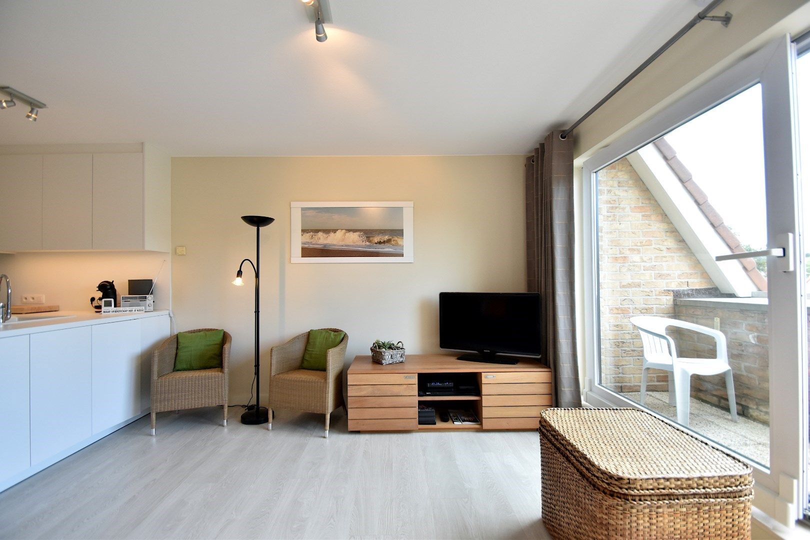 Recent gerenoveerde en modern ingerichte studio met zicht op het Duinenbos foto 4