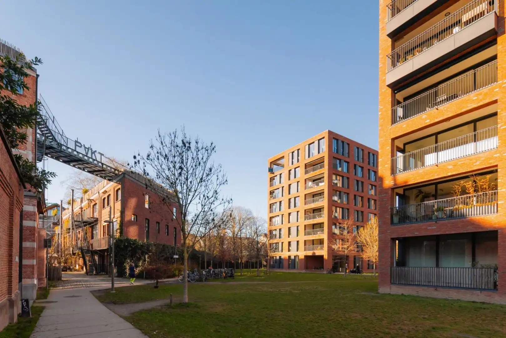 Groen Kwartier: zonovergoten, gemeubeld appartement met terras foto 13