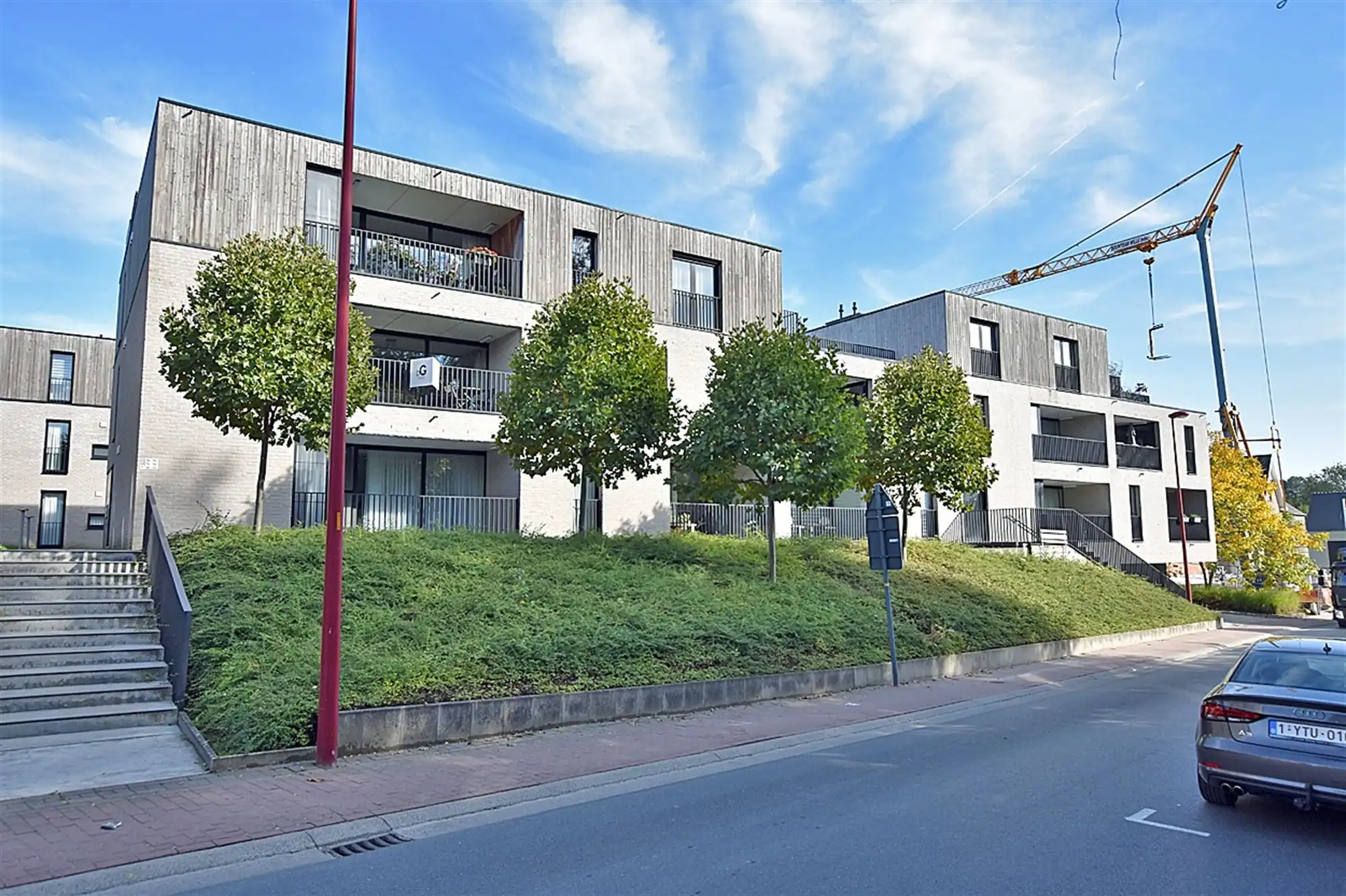 APPARTEMENT met 1 slpk, terras, overdekte staanplaats & kelderberging  foto {{pictureIndex}}