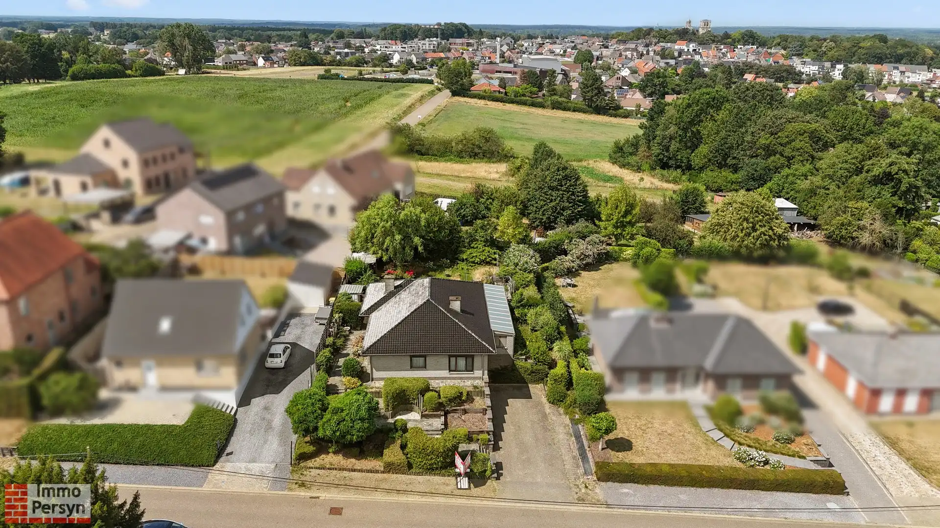 Charmante open bebouwing met praktische indeling in een rustige omgeving foto 4