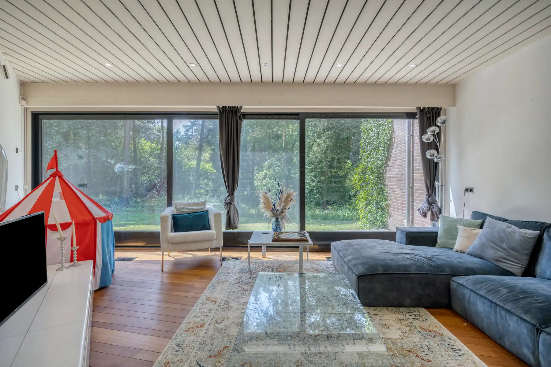 Ruime architectenvilla op toplocatie in Kapellen. foto 12