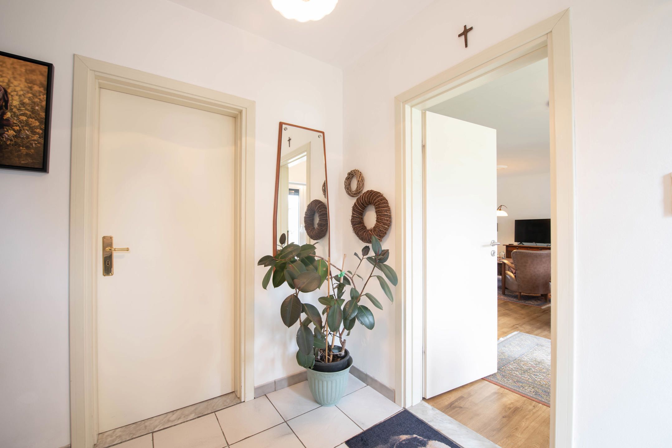 Gelijkvloerse woning met inpandige garage  foto 2