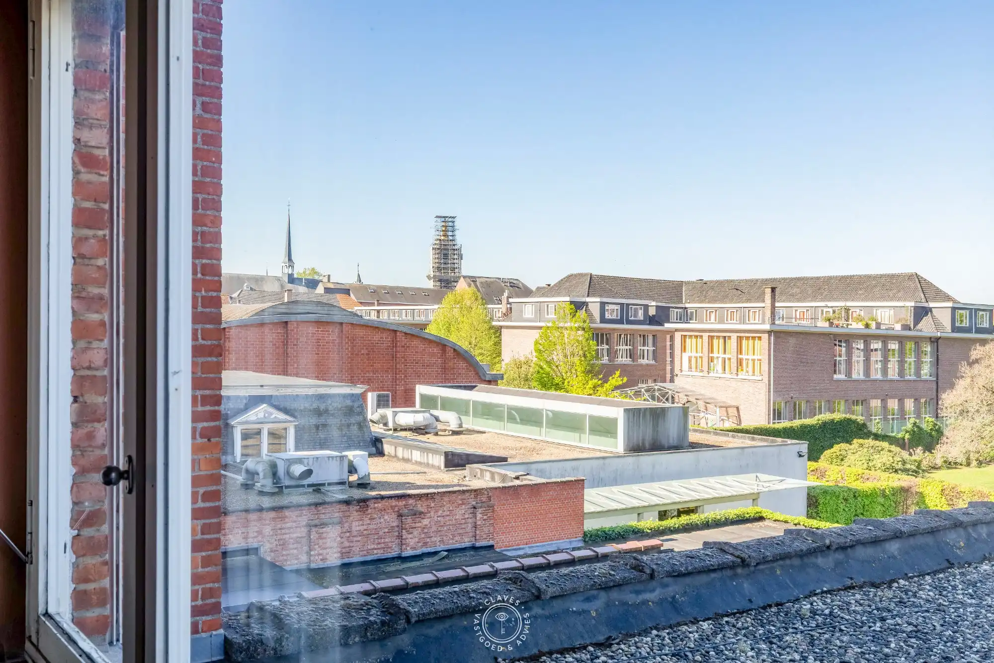 Bijzonder handelspand met een uitzonderlijk opwaarts potentieel en ontsluiting achteraan het perceel. foto 42
