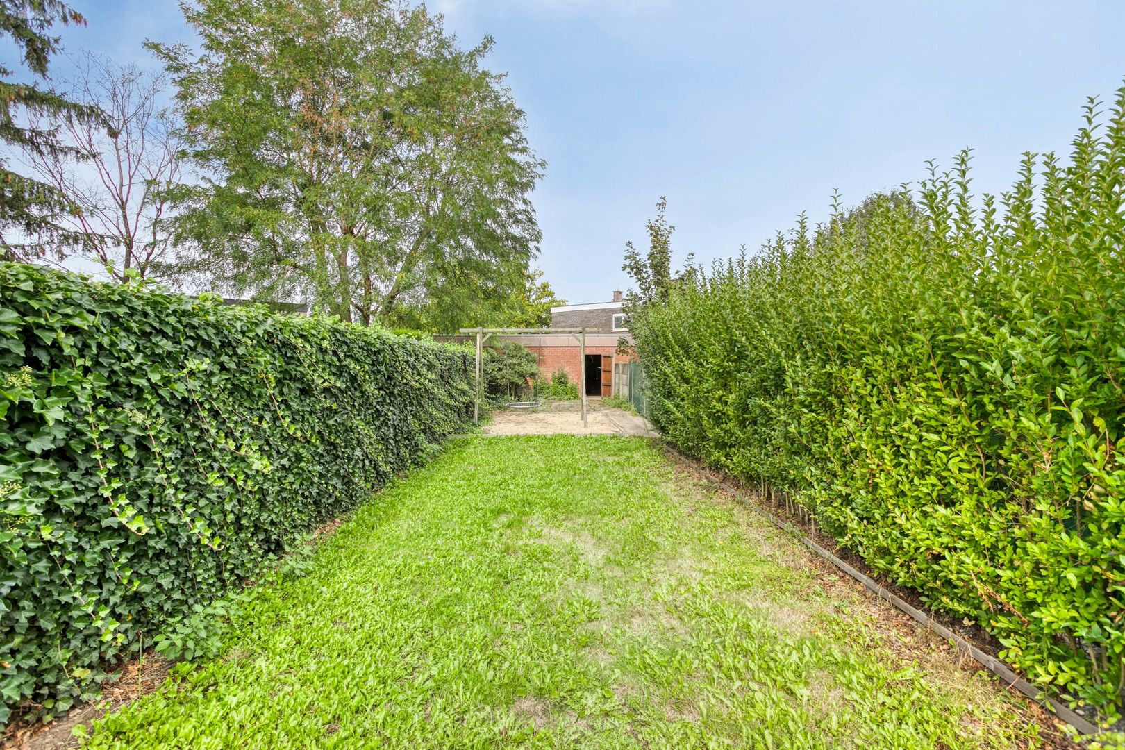 Charmante instapklare woning in hartje Waregem foto 9