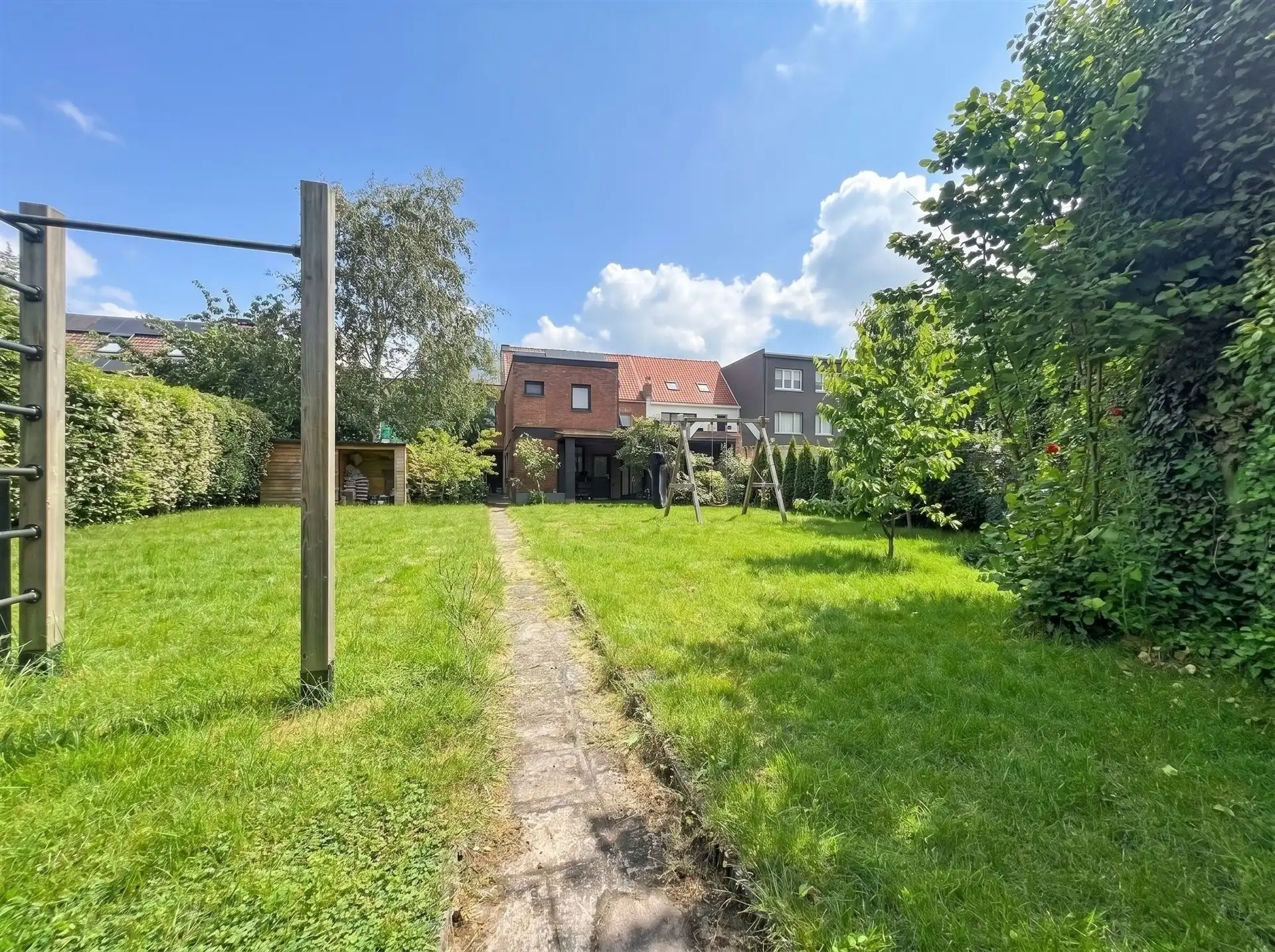 Prachtige instapklare woning met 6 slaapkamers en 2 badkamers! foto 24