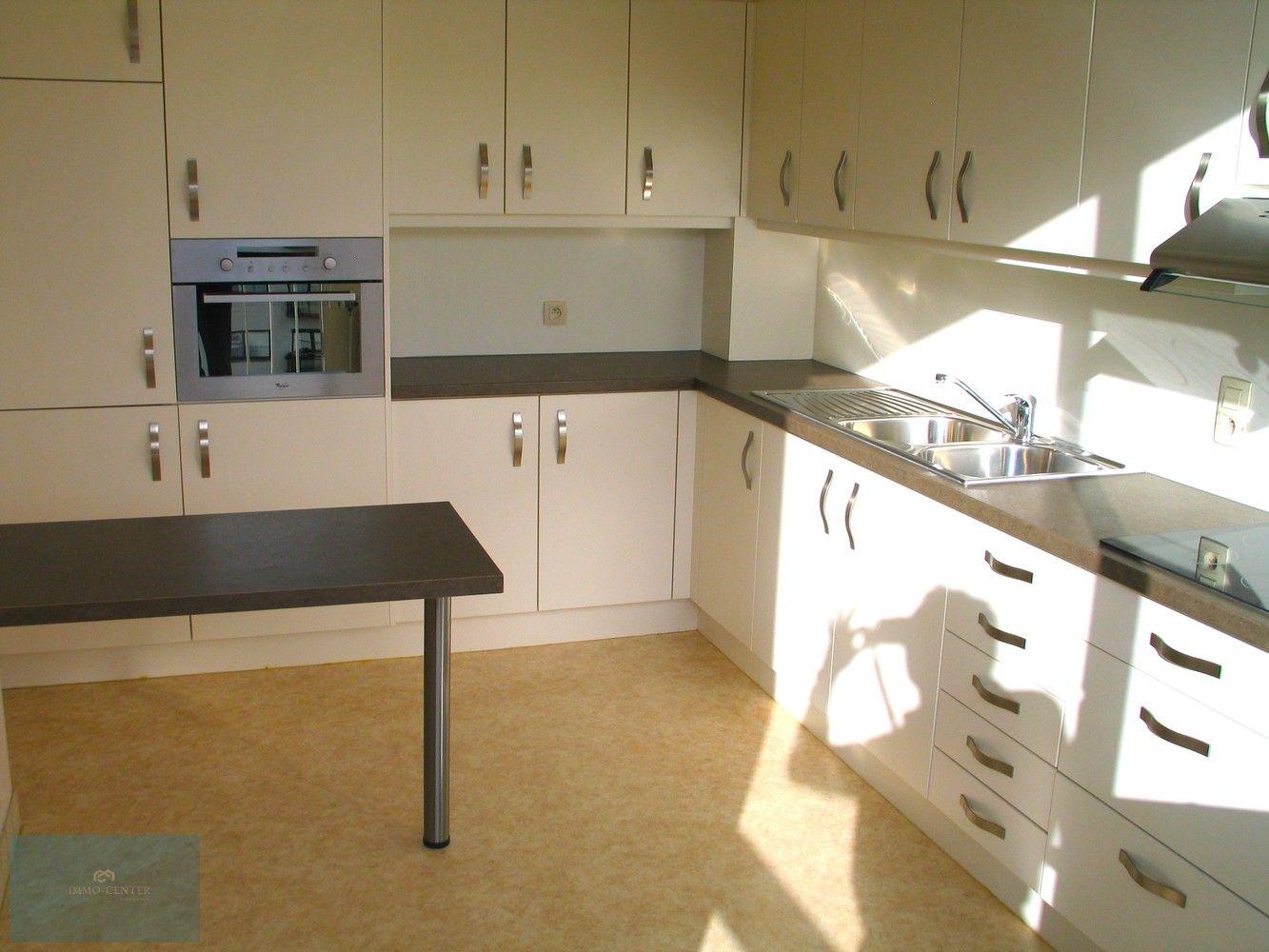 🏡 Instapklaar appartement met 3 slaapkamers in hartje Genk – mét prachtig uitzicht! 🌇 foto 3