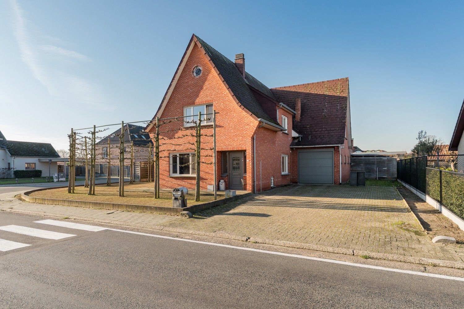Karaktervolle vrijstaande woning nabij de Nederlandse grens foto 2