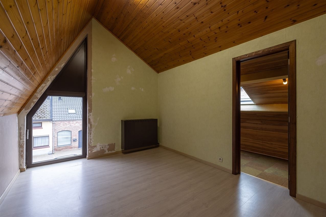 Ruim huis met praktijkruimte en 4 slaapkamers foto 20