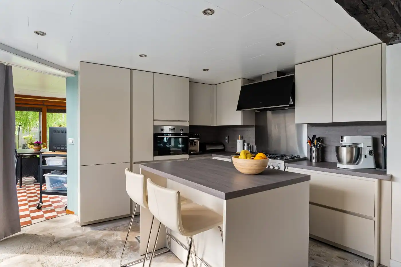 Top gelegen, charmante, vrijstaande woning met 3 slpk. en prachtige zuid-tuin foto 9