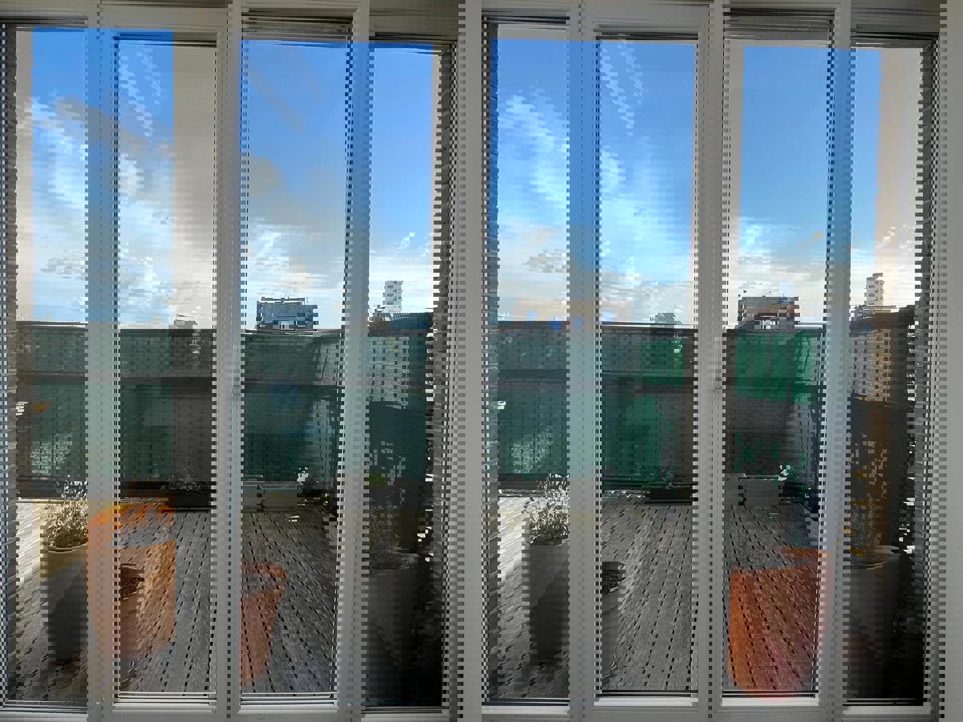 Lichtrijk penthouse met terras op de Amerikalei foto 8