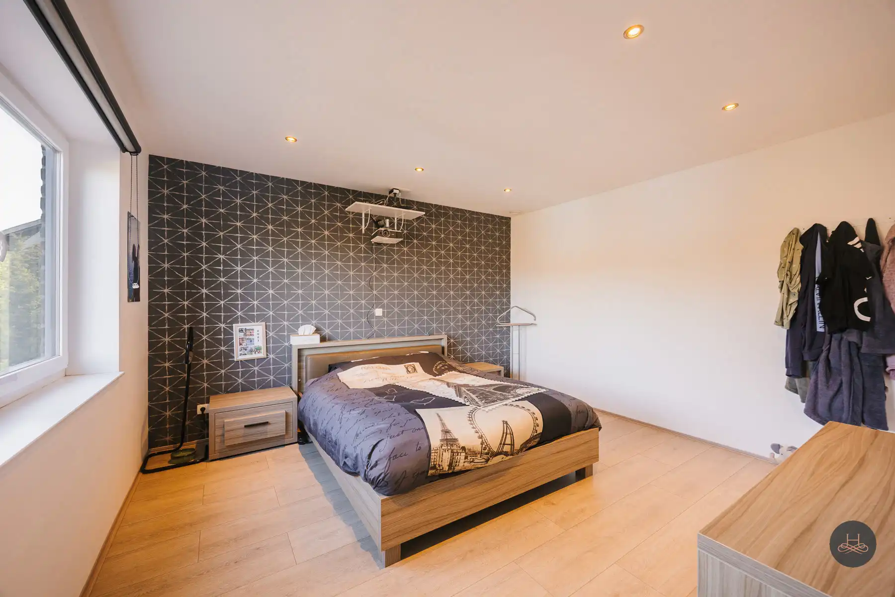 Recent energiezuinige halfopen woning op een royaal perceel foto 18