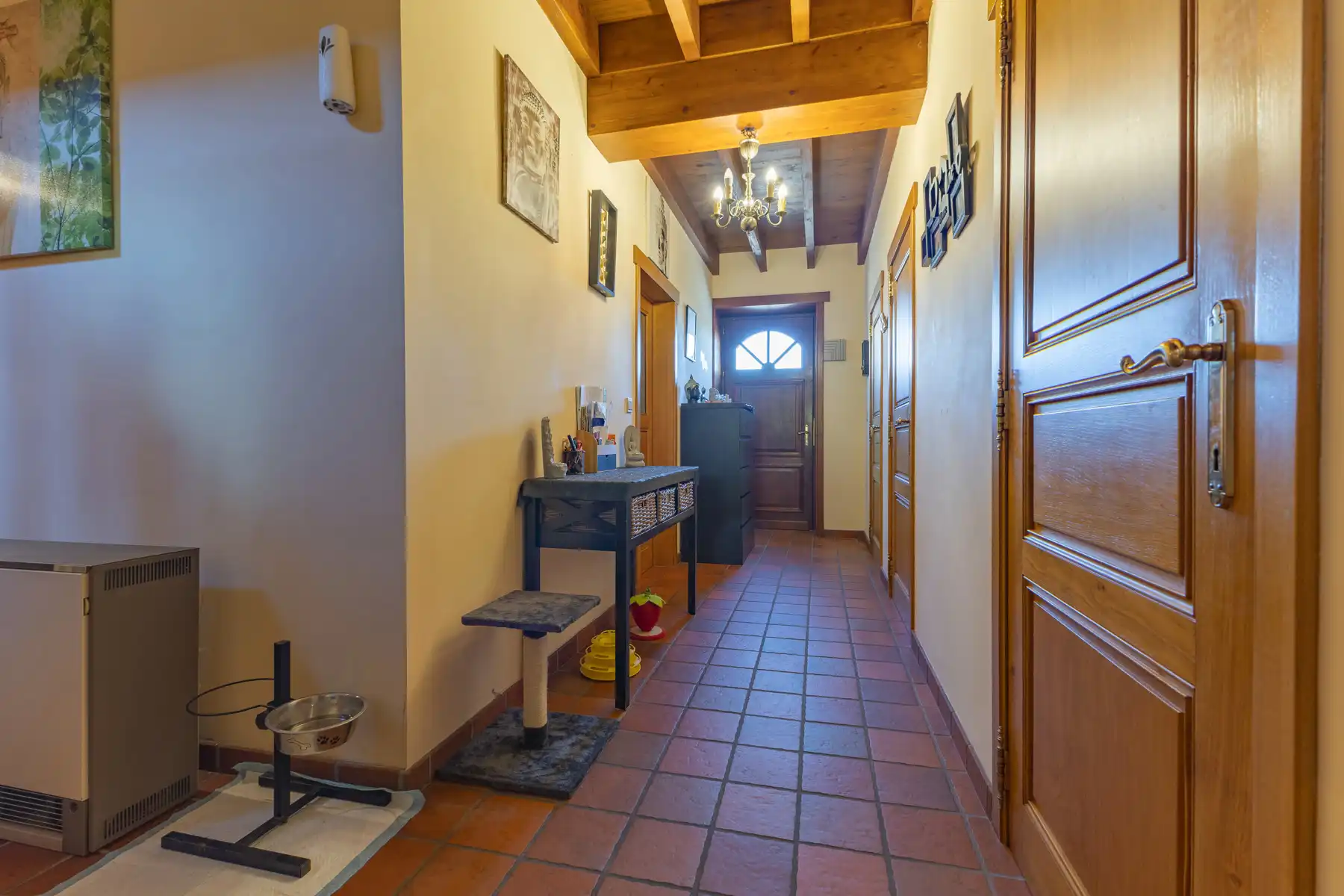 Villa met 4 slaapkamers, grote tuin en garage foto 6