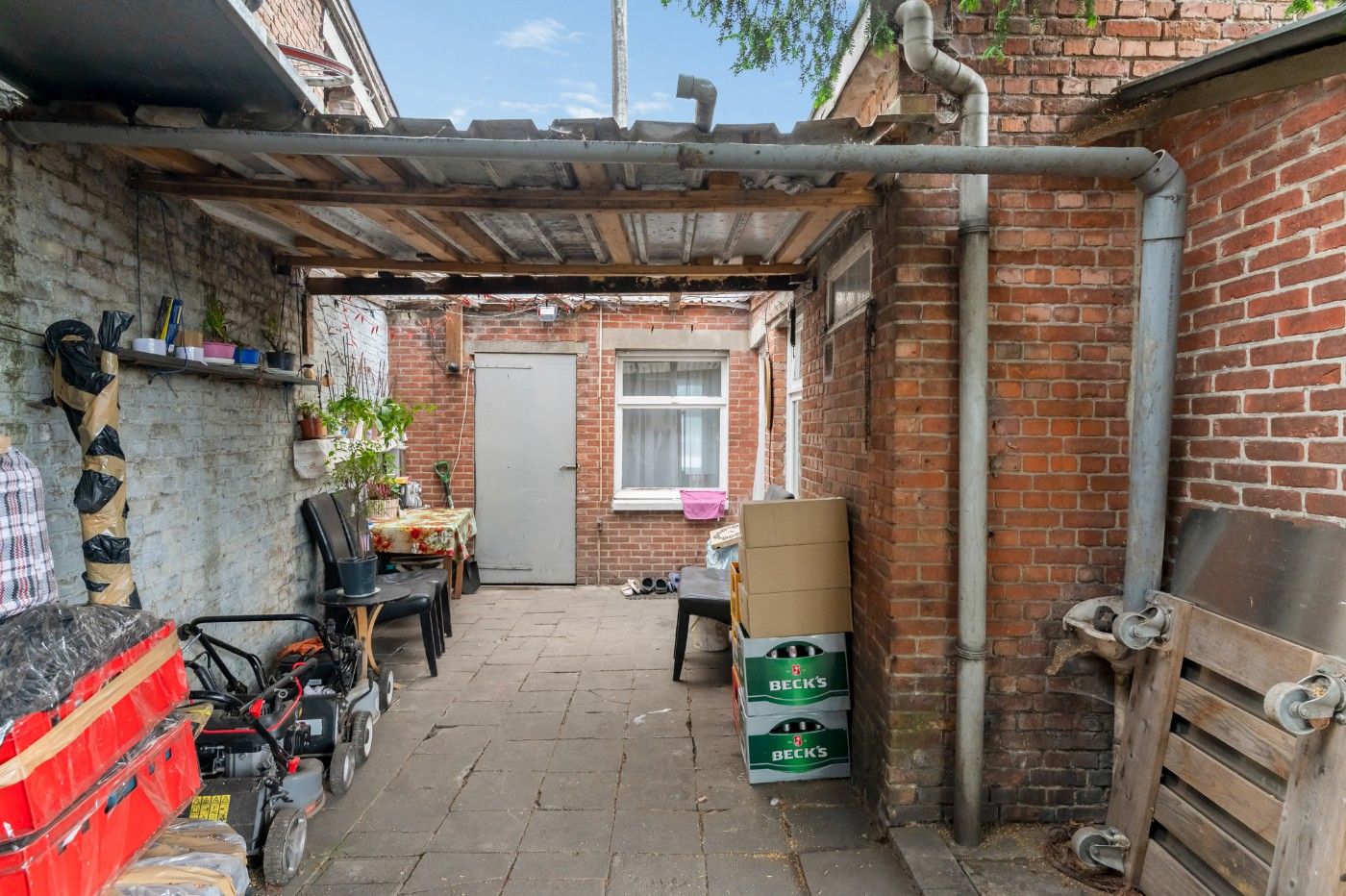 Te renoveren woning met 3 slpk. en tuin foto 19
