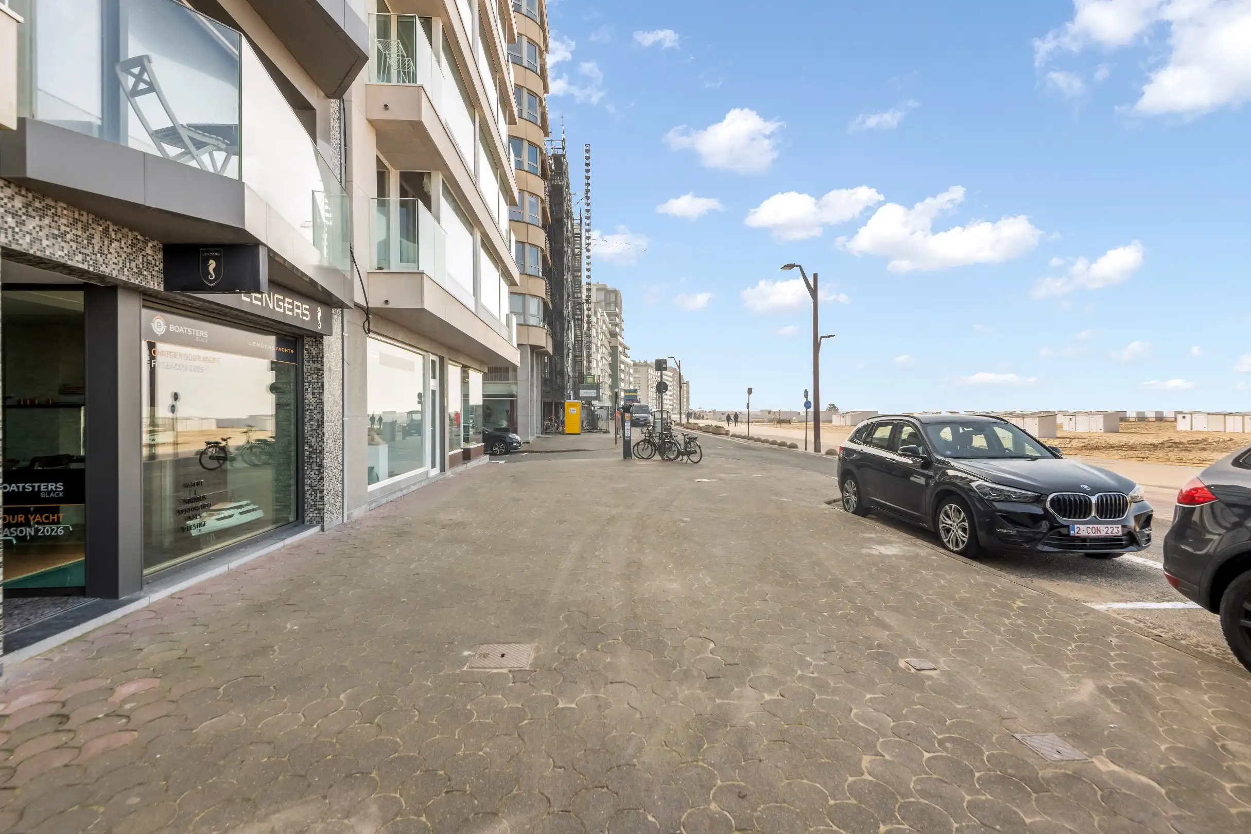 Handelsruimte met studio gelegen op de Zeedijk in het Zoute.  foto 2