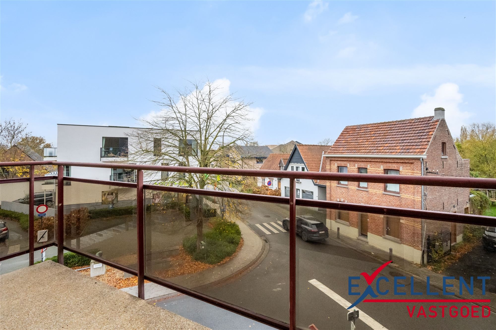 Lichtrijk appartement met staanplaats centrum Landegem foto 9