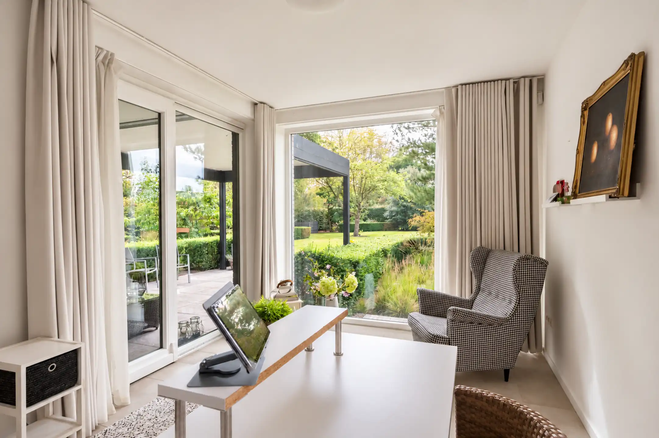 Moderne EPC A-villa op toplocatie nabij scholen en station, met prachtige tuin en privacy foto 12